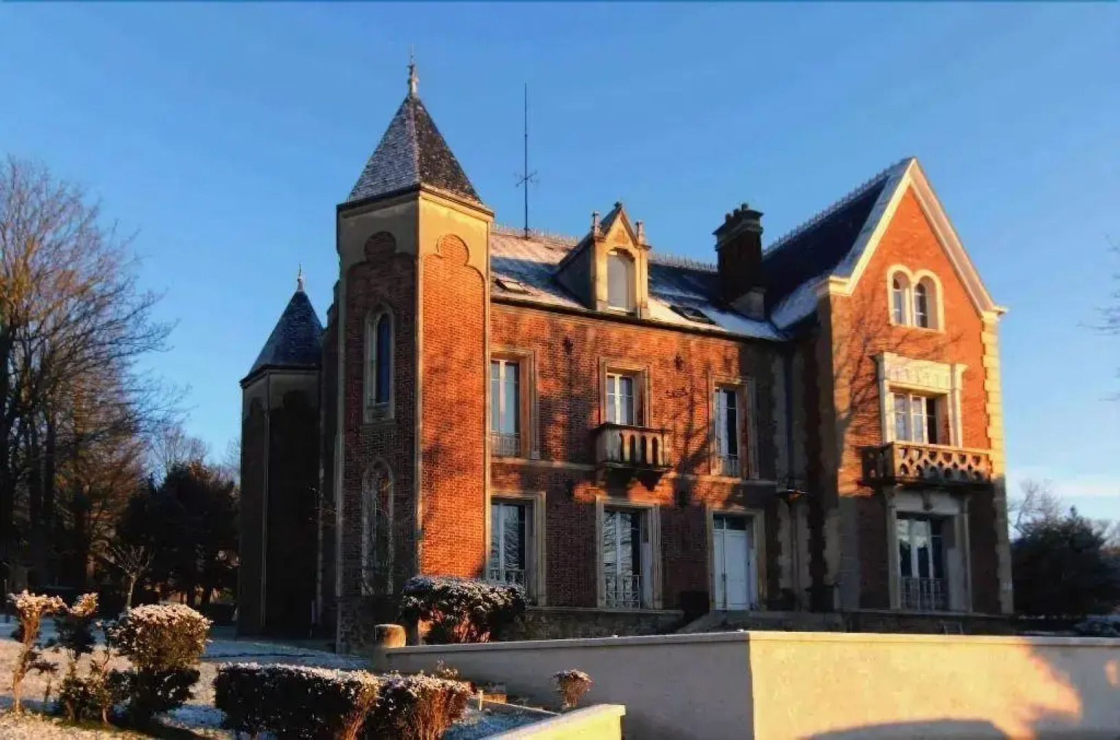 Les Tourelles De Thun