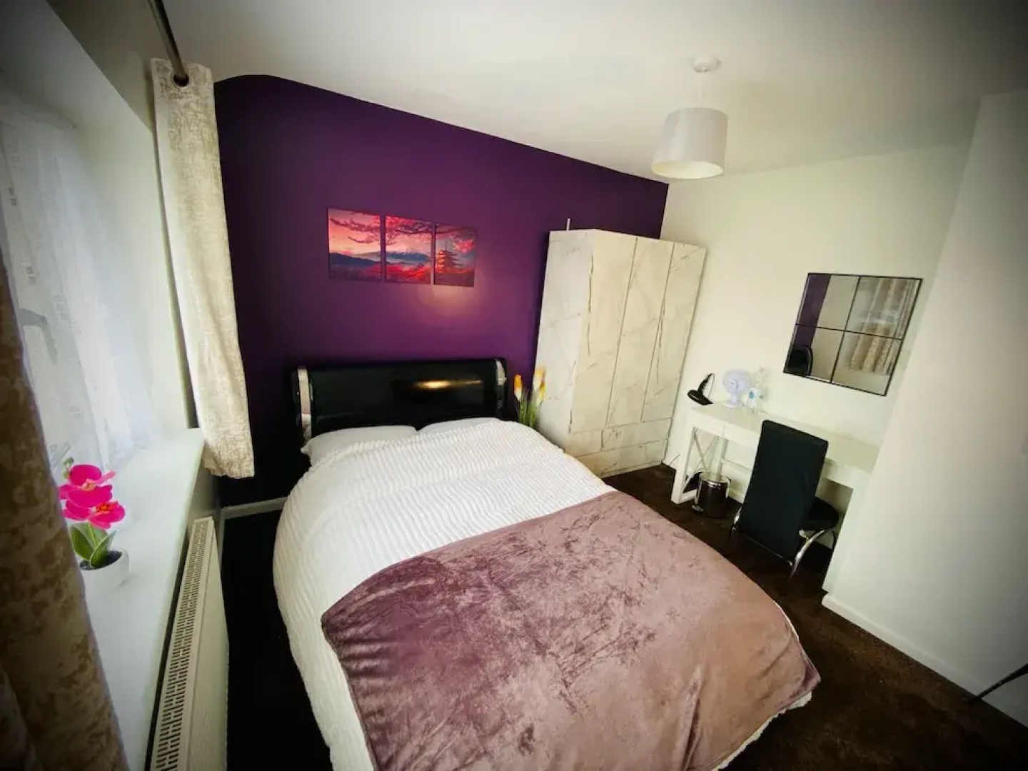 Modern-petfriendly-privategarden-family-20mintoldn