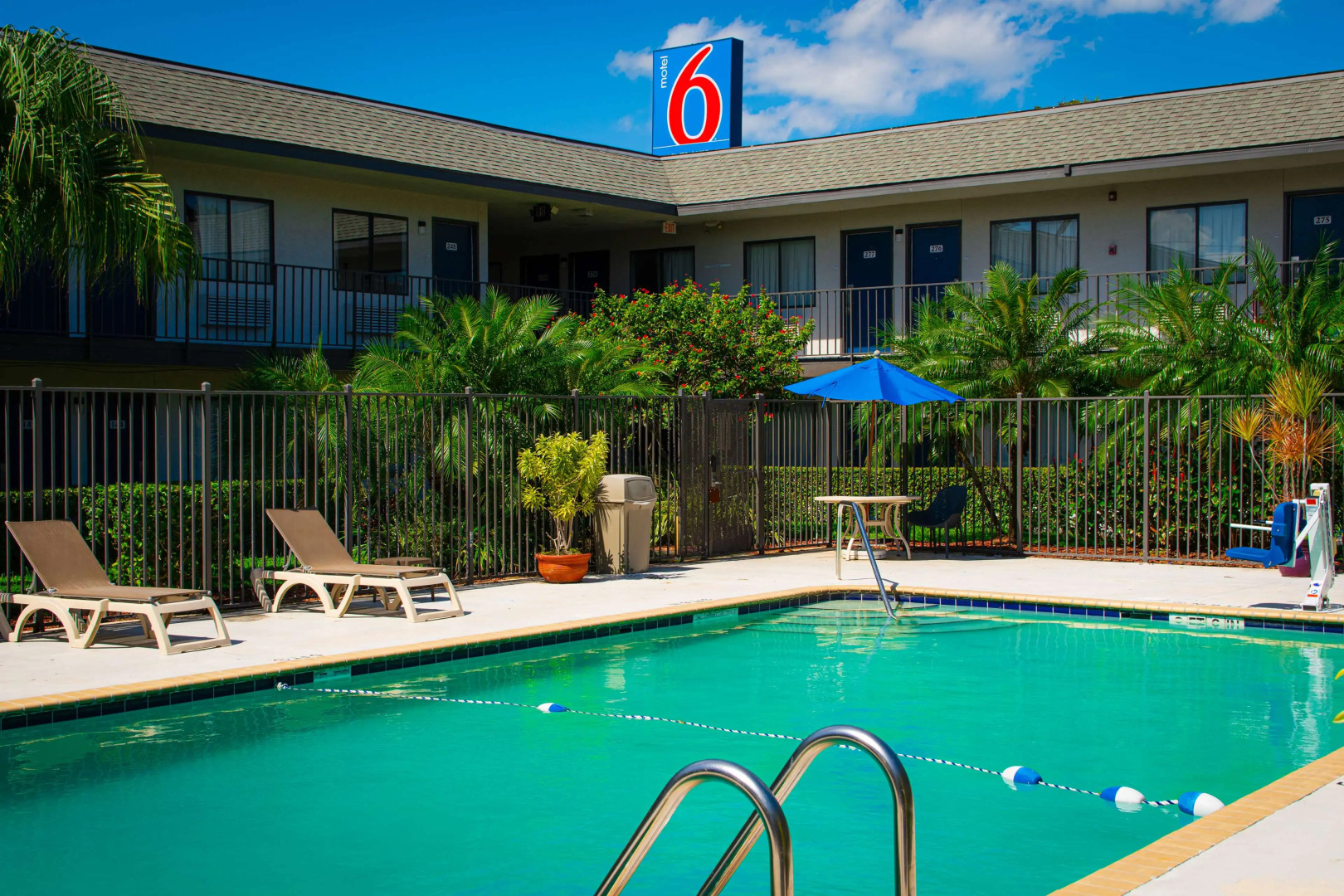 Motel 6 Lantana, FL
