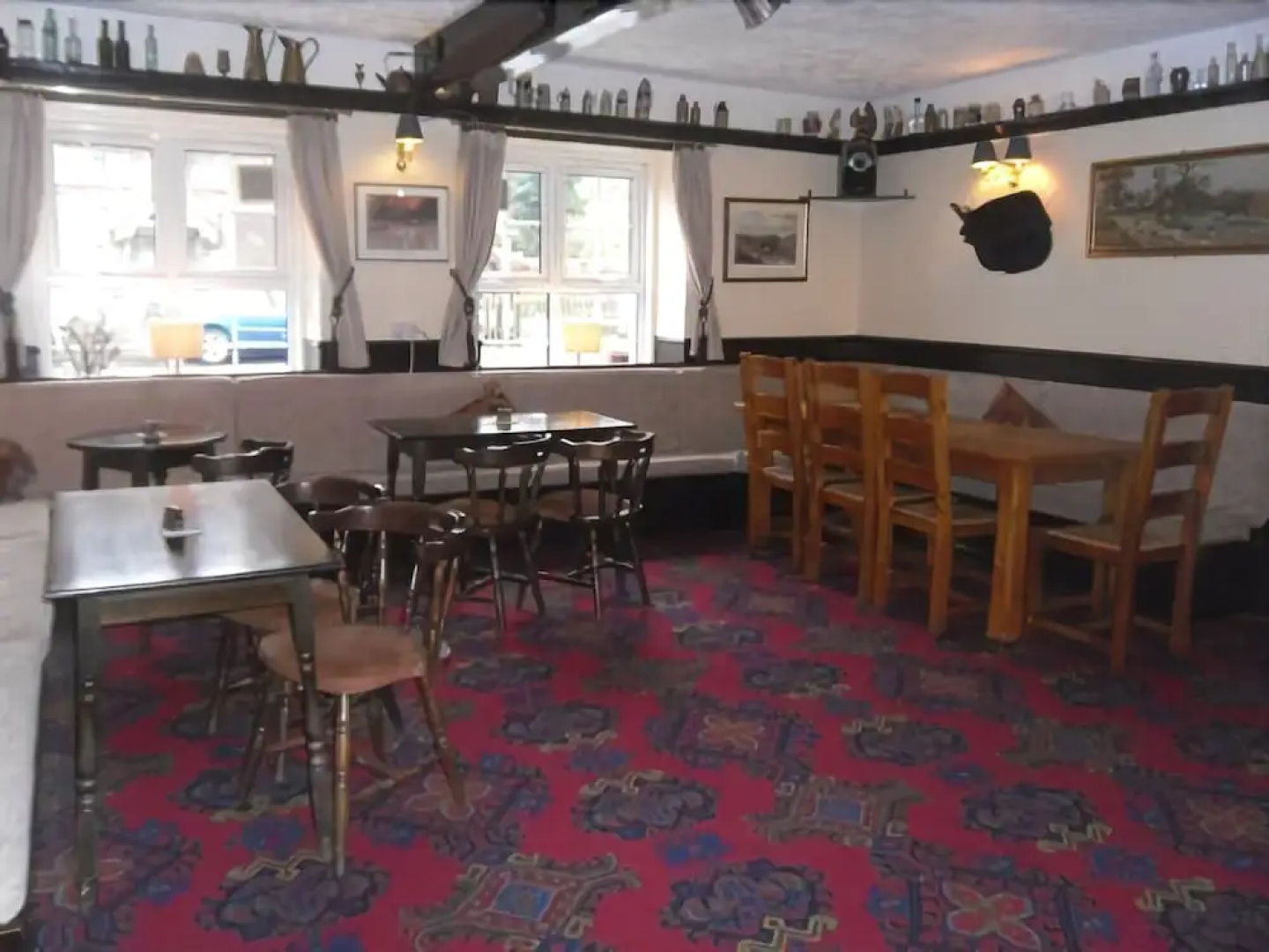 Horse and Hound Country Inn