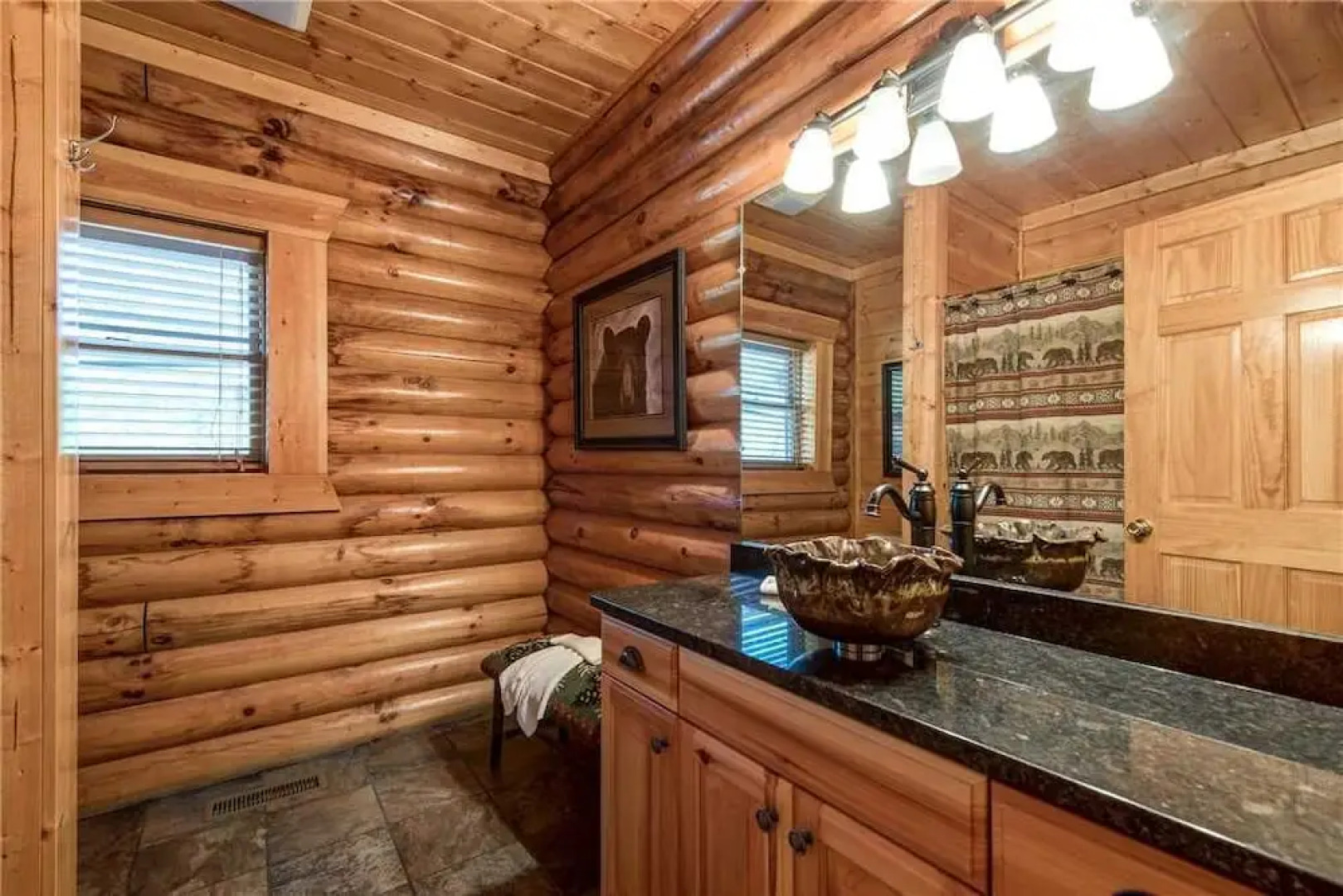 Dreamscapes 5 Bedroom Mountain View Home with Hot Tub