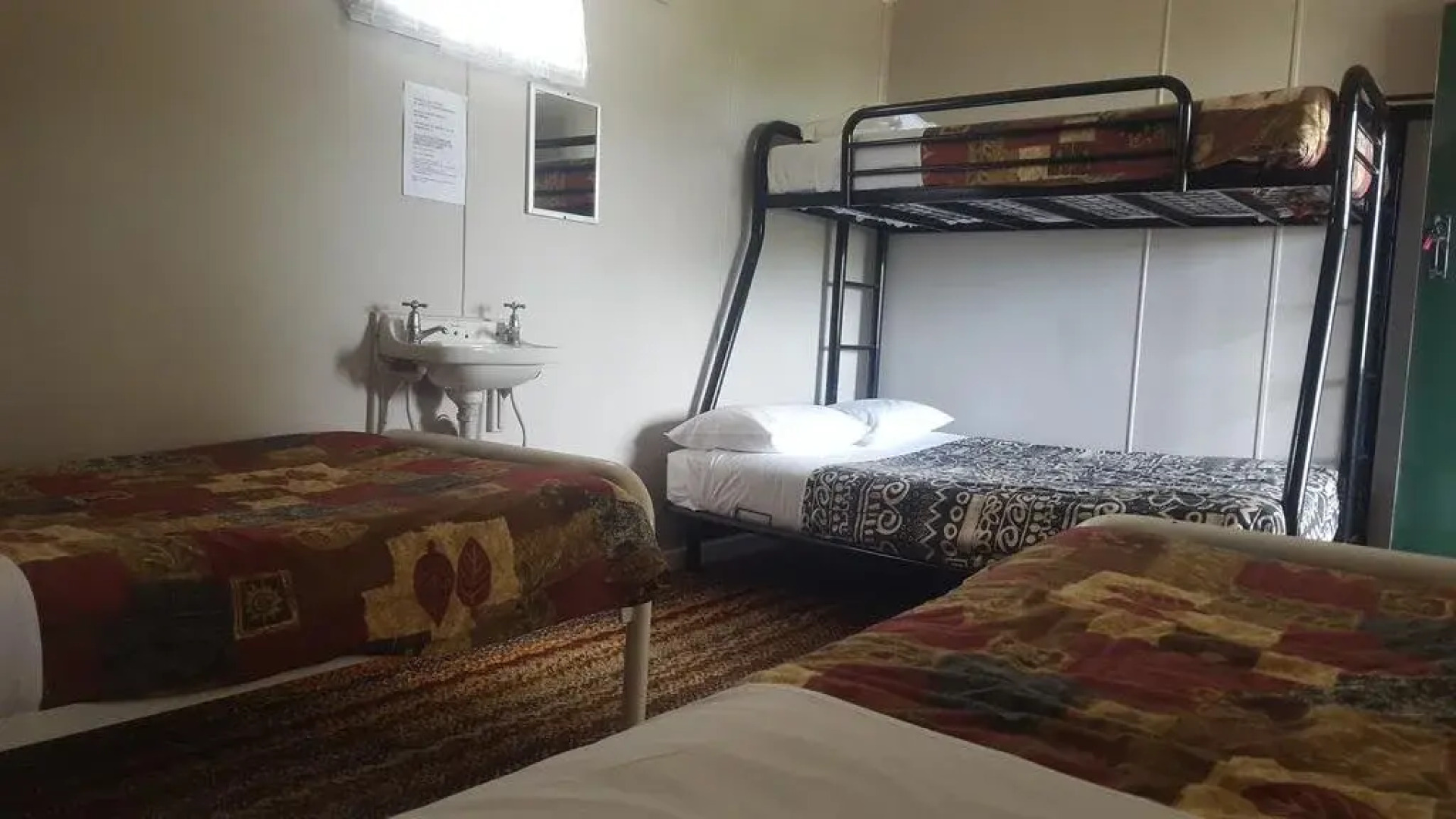 Tingle All Over Budget Accommodation