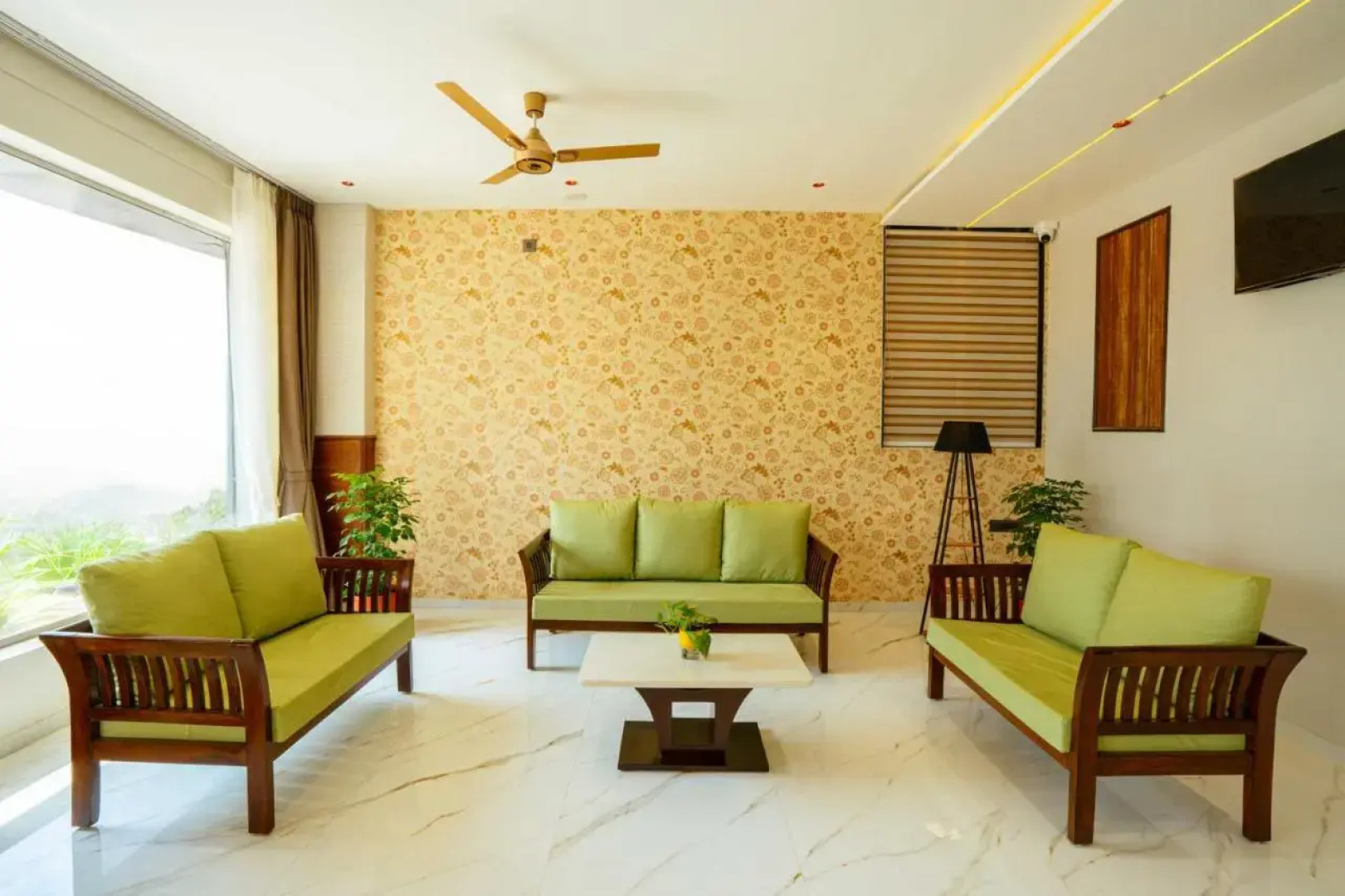 Treebo Grand Royal Imperio, Hinjewadi