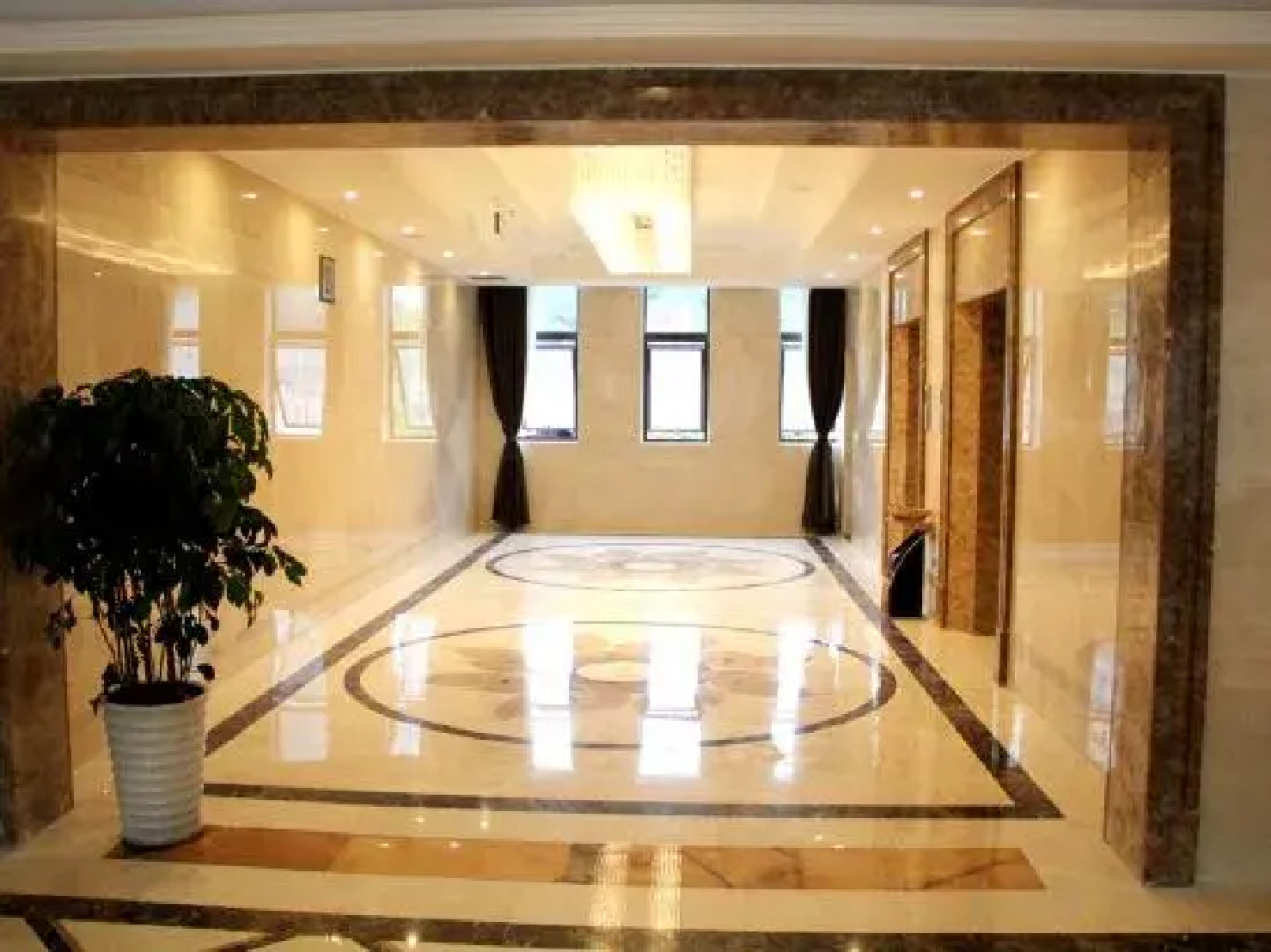 Gezi Hua Grand Hotel