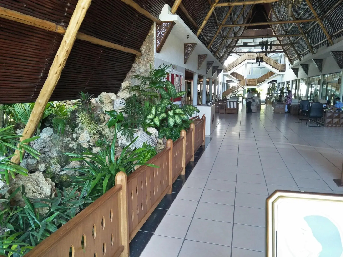 Travellers Beach Hotel & Club