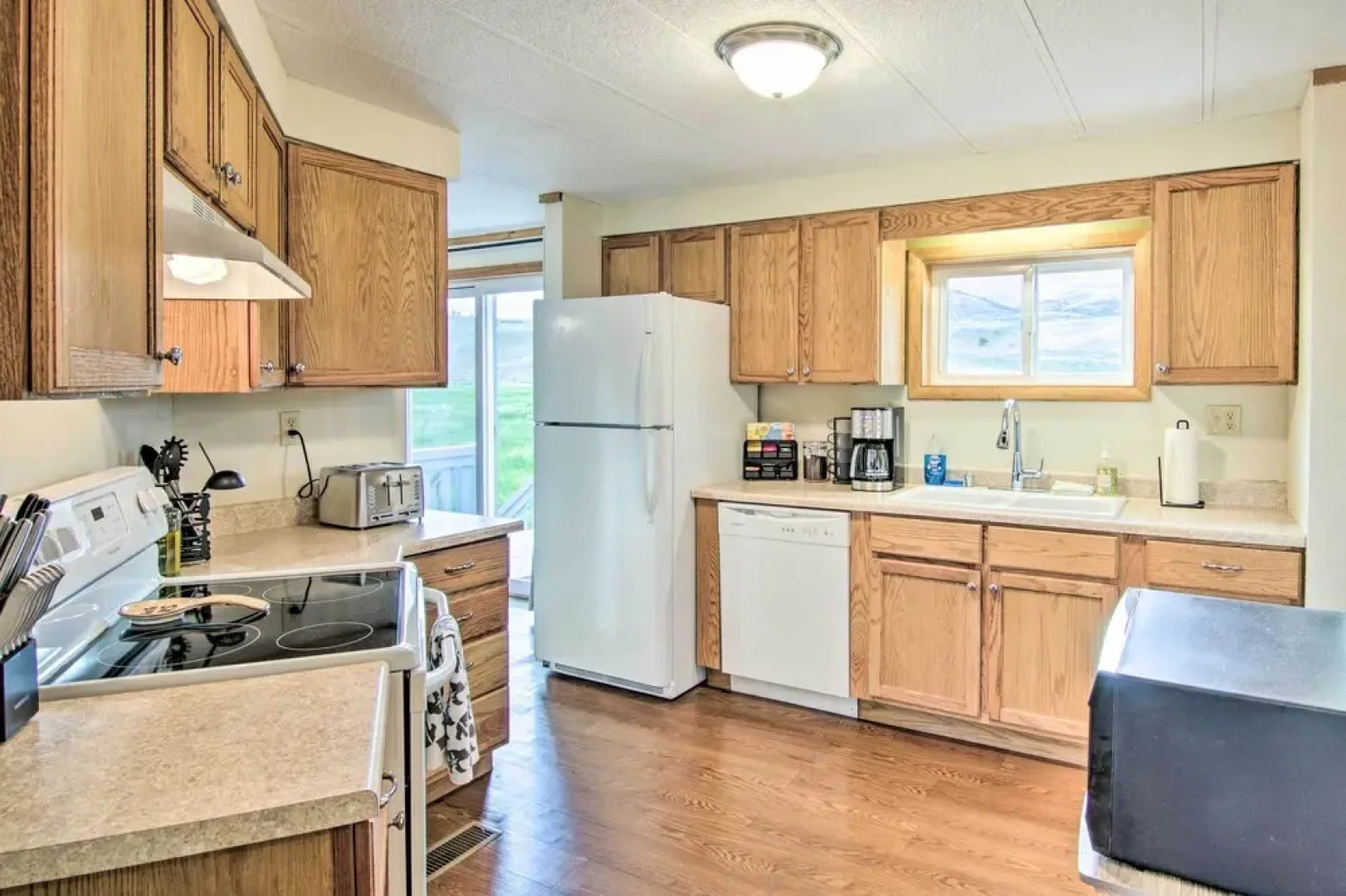 Montana's Emigrant Peaks Getaway: Apt w/ Amenities