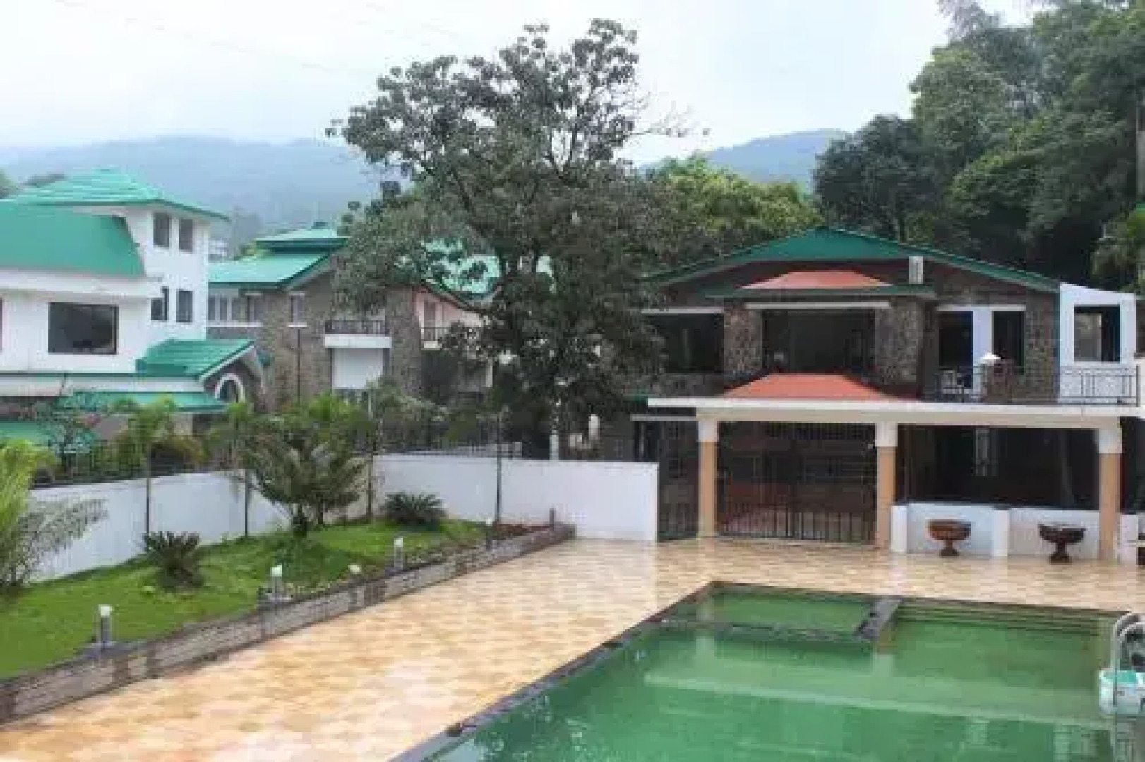 Velvet County Resort