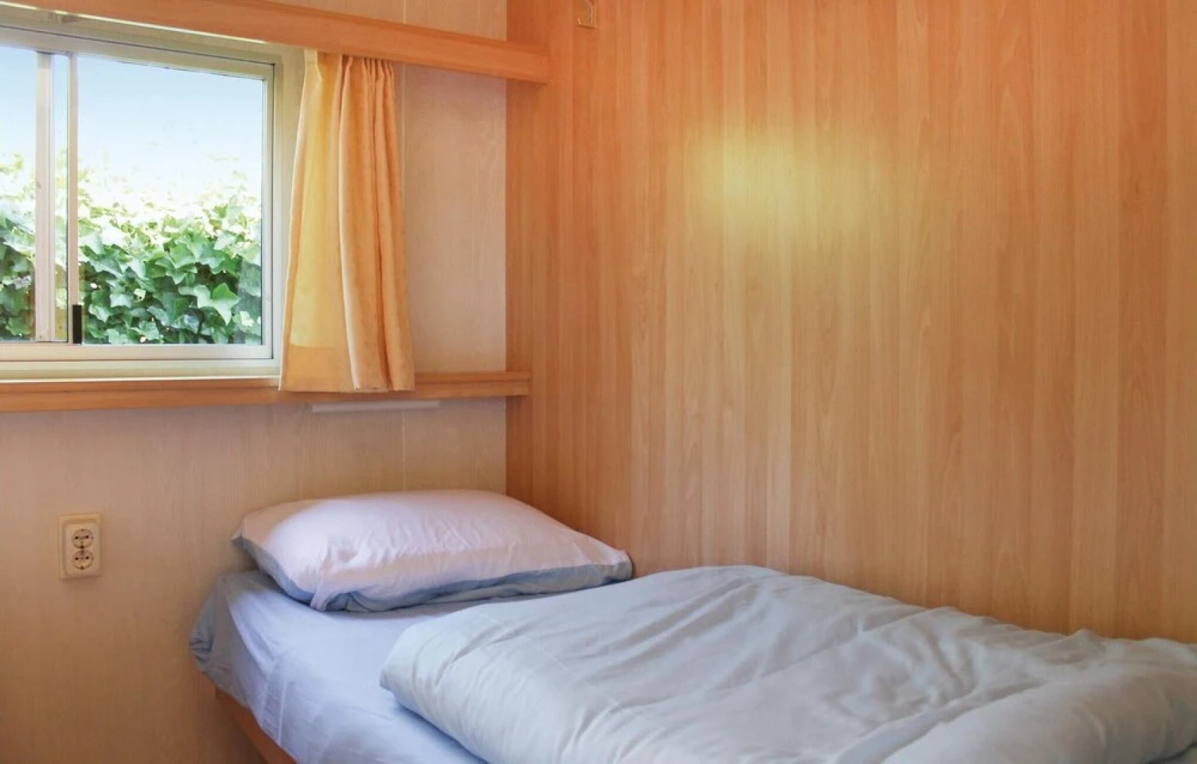 Nice Home in Renesse With 2 Bedrooms, Wifi and Indoor Swimming Pool