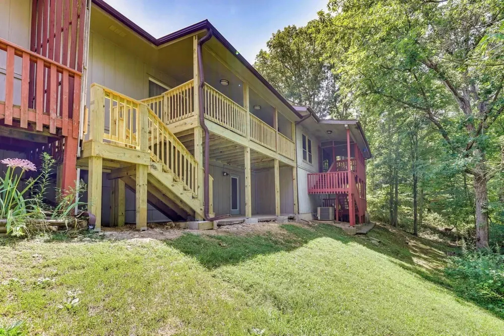 Serene Bella Vista Getaway Near Trails!