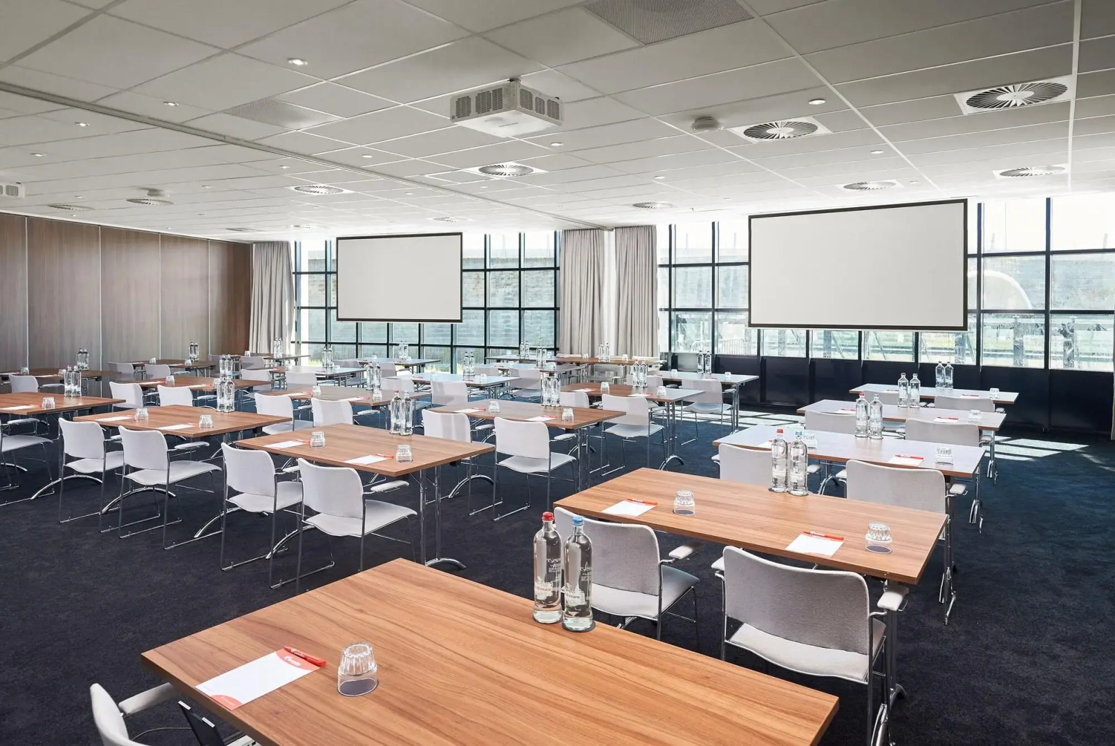 Corendon Apartments Amsterdam Schiphol Airport Hotel