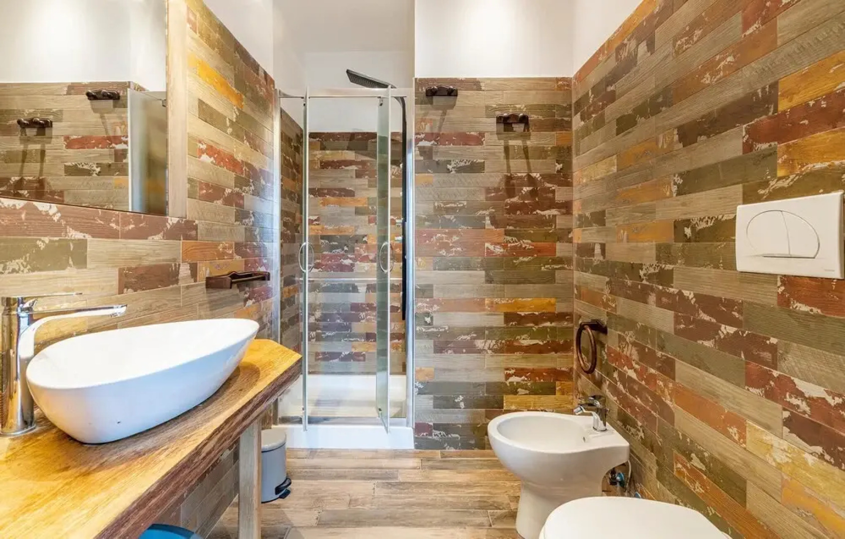 Beautiful Home in Torvaianica With 5 Bedrooms and Outdoor Swimming Pool