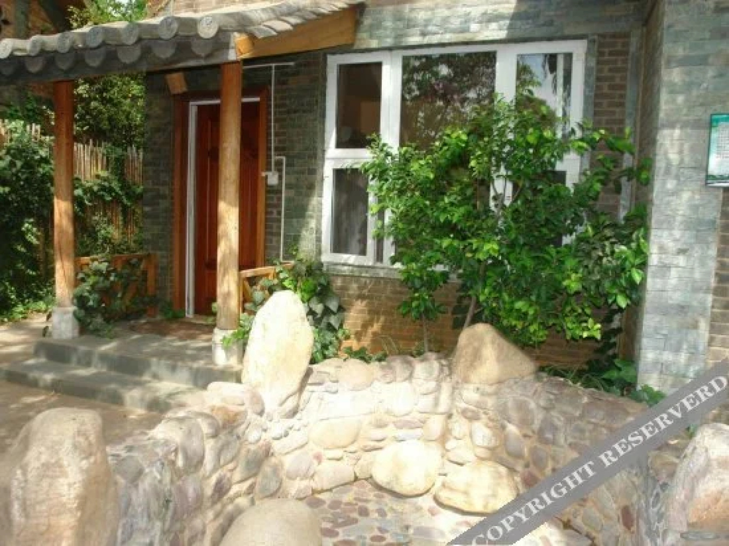 Yingyuetan Hotspring Hotel