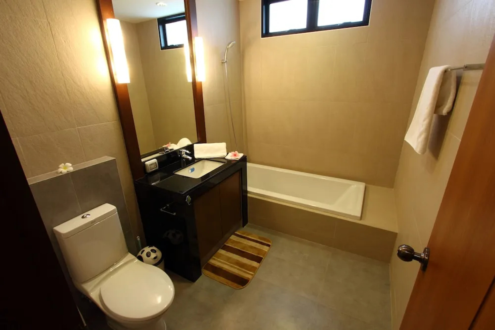 The Oriental Beach Pool Villa & Village