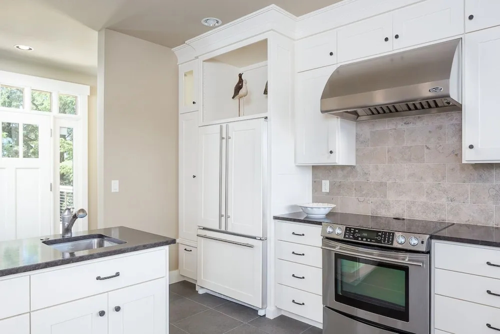 New Listing! Riverfront Dream - Walk To Beach! 6 Bedroom Home