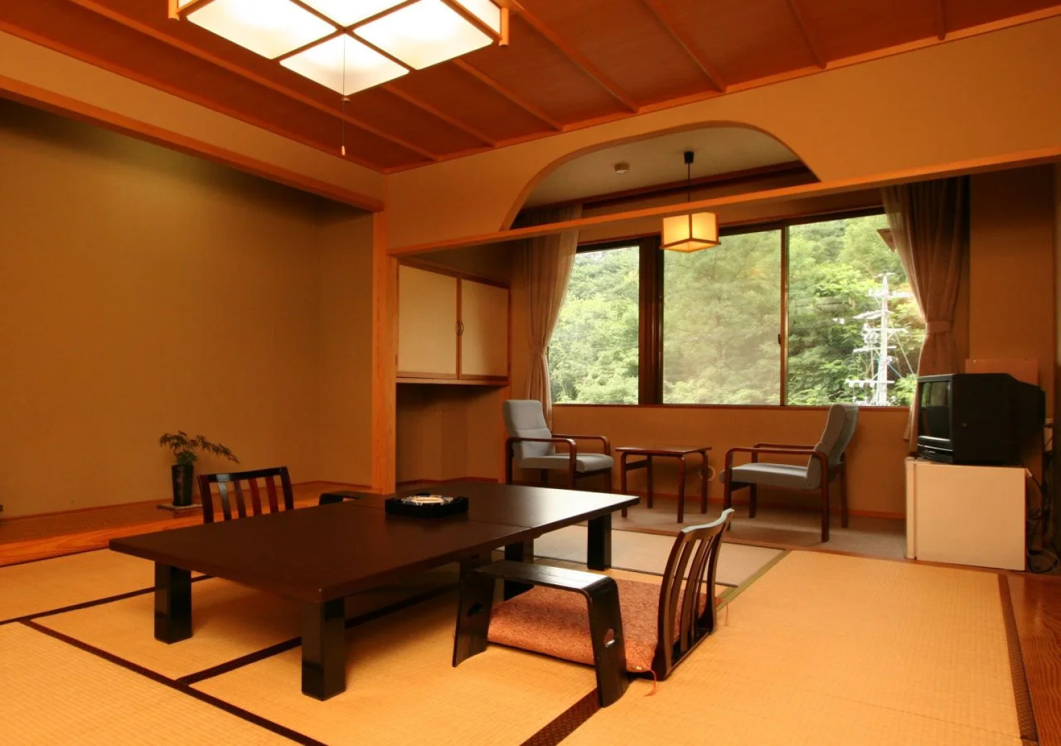 Nakaoyama Onsen Shosenkaku