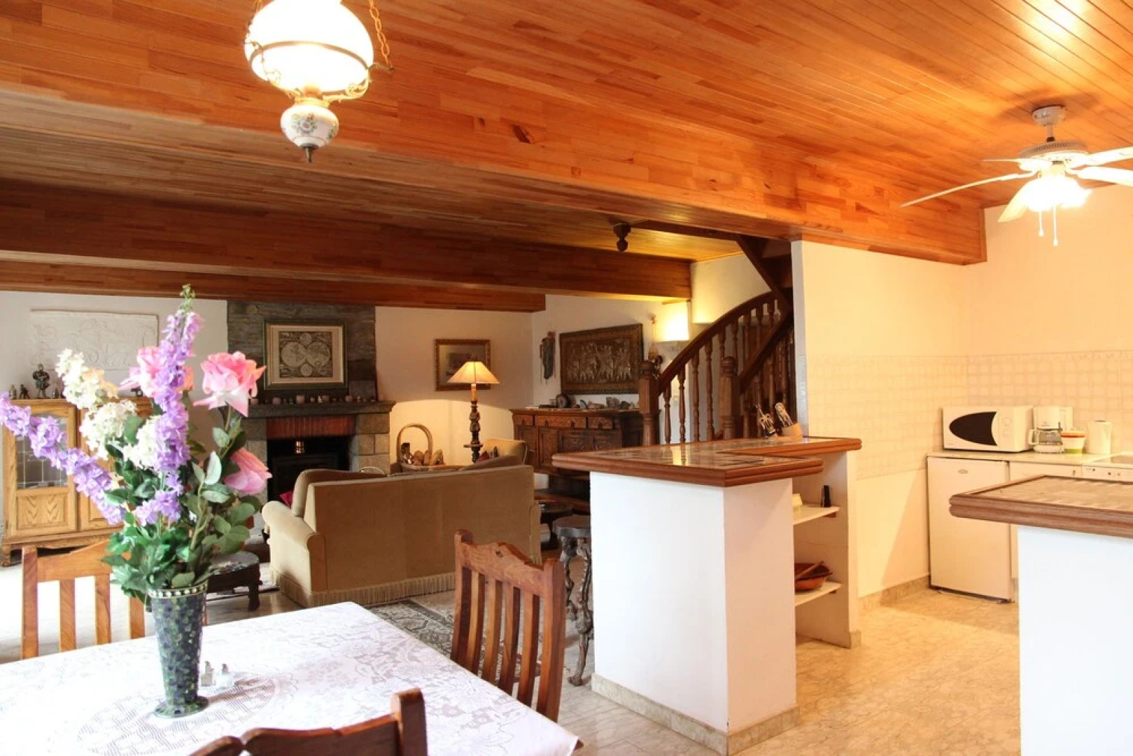 The Archeologist Home-Chateau Le Mur