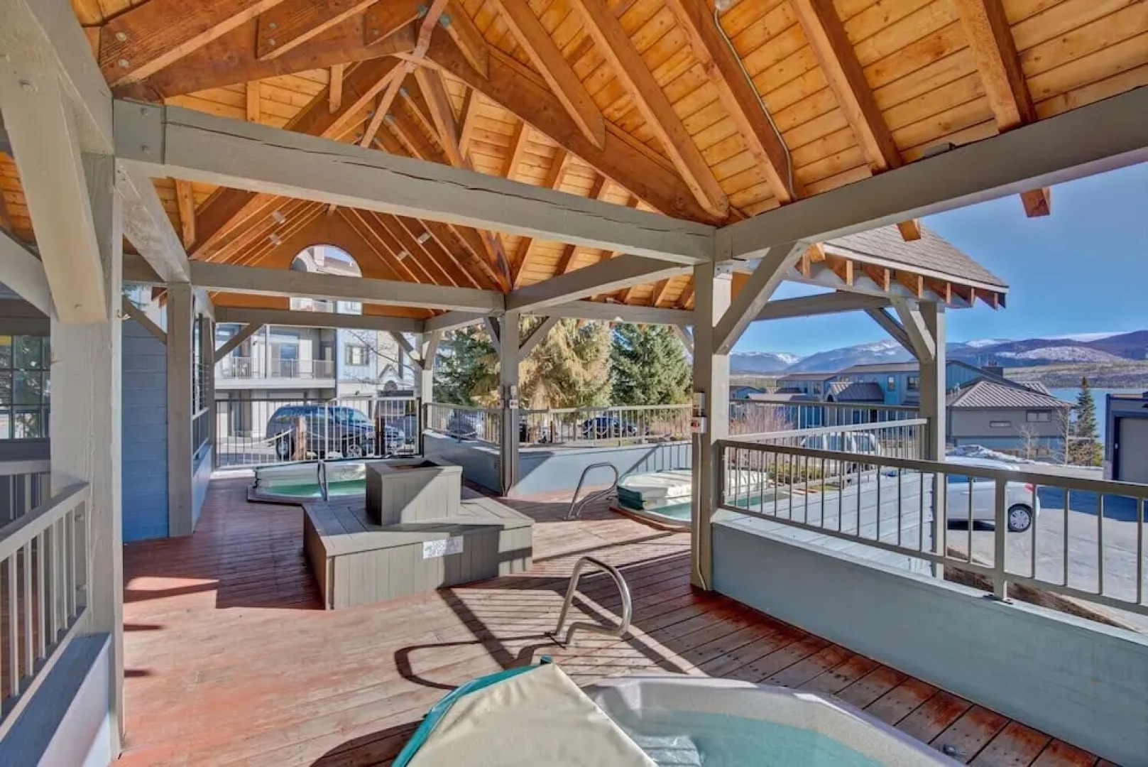 Lake Forest  201f 2 Bedroom Condo by RedAwning