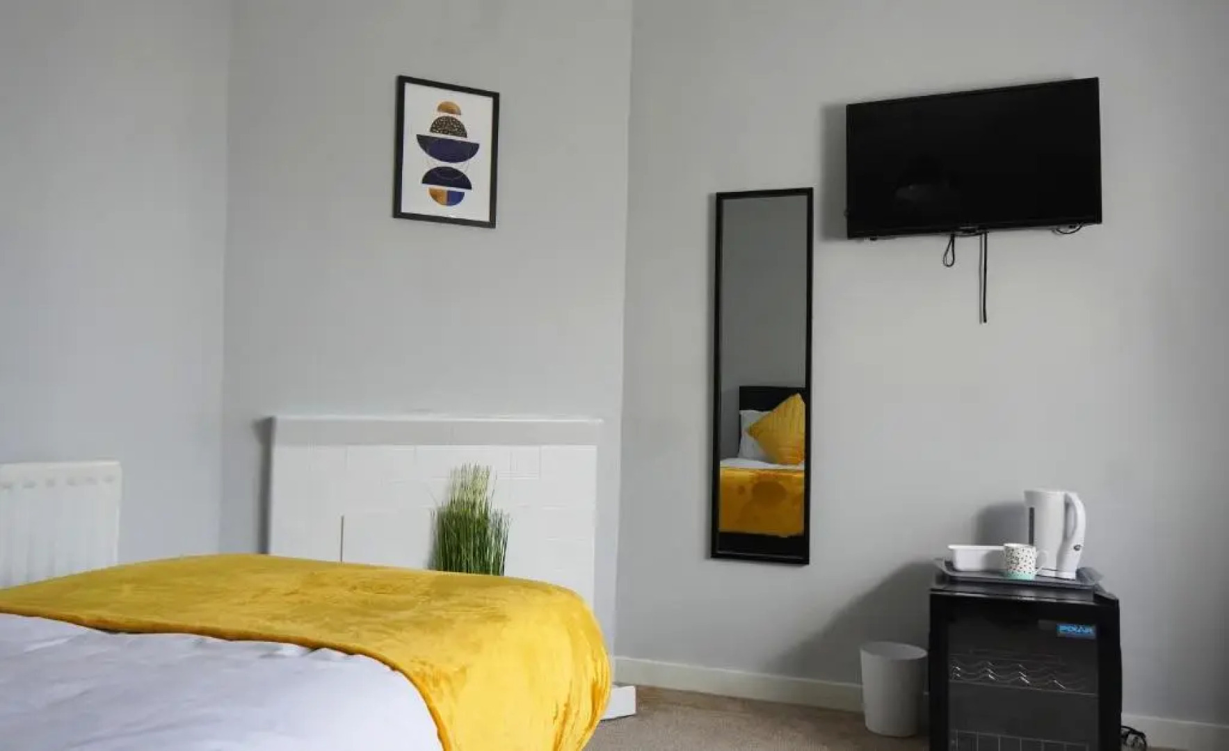 Portobello House - Four Bedroom House perfect for CONTRACTORS - Sleeps 6 - FREE parking