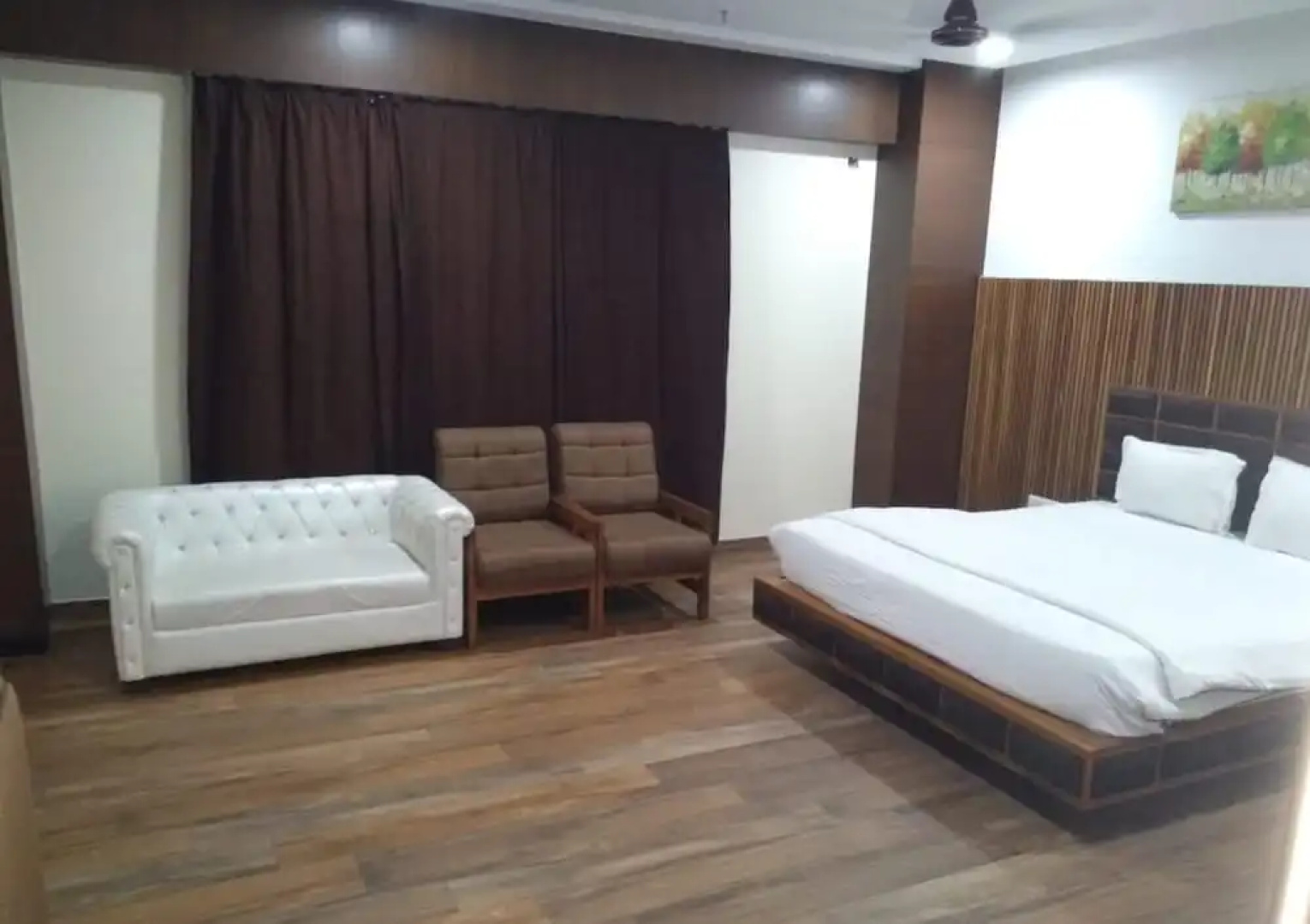 ADB Rooms Hotel Surabhi International,Varanasi