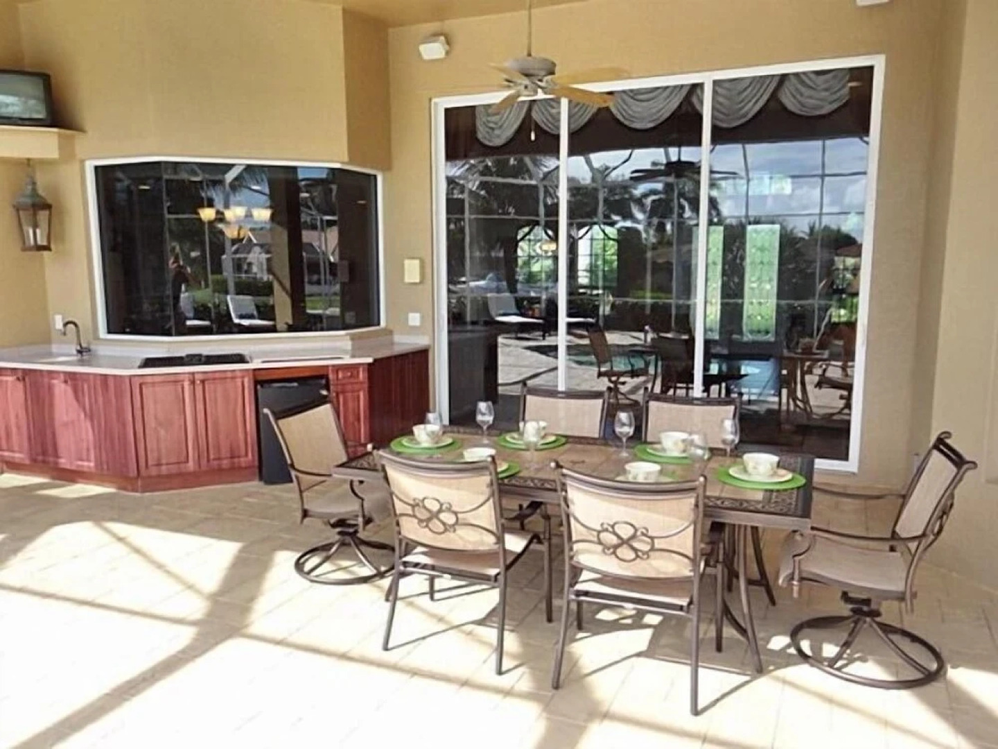 DOVE816 4 Bedroom Holiday Home by Marco Naples Vacation Homes