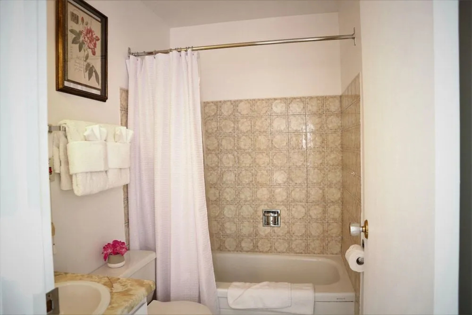 Lakeshore Boutique Inn Inc.