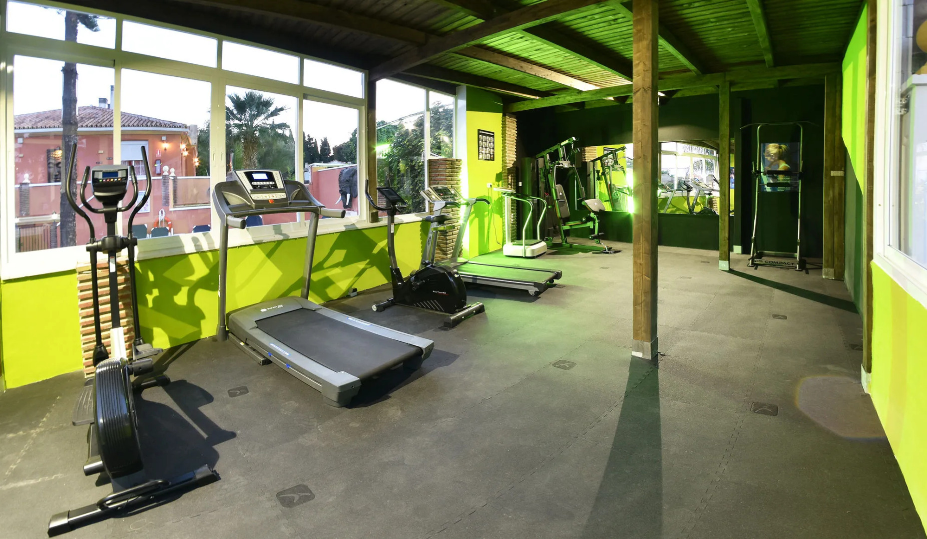 Hotel Zen Airport with Free shuttle