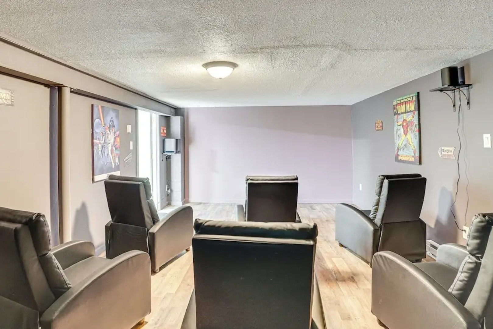 Theater, Game Room & Lake Access: Pocono Retreat