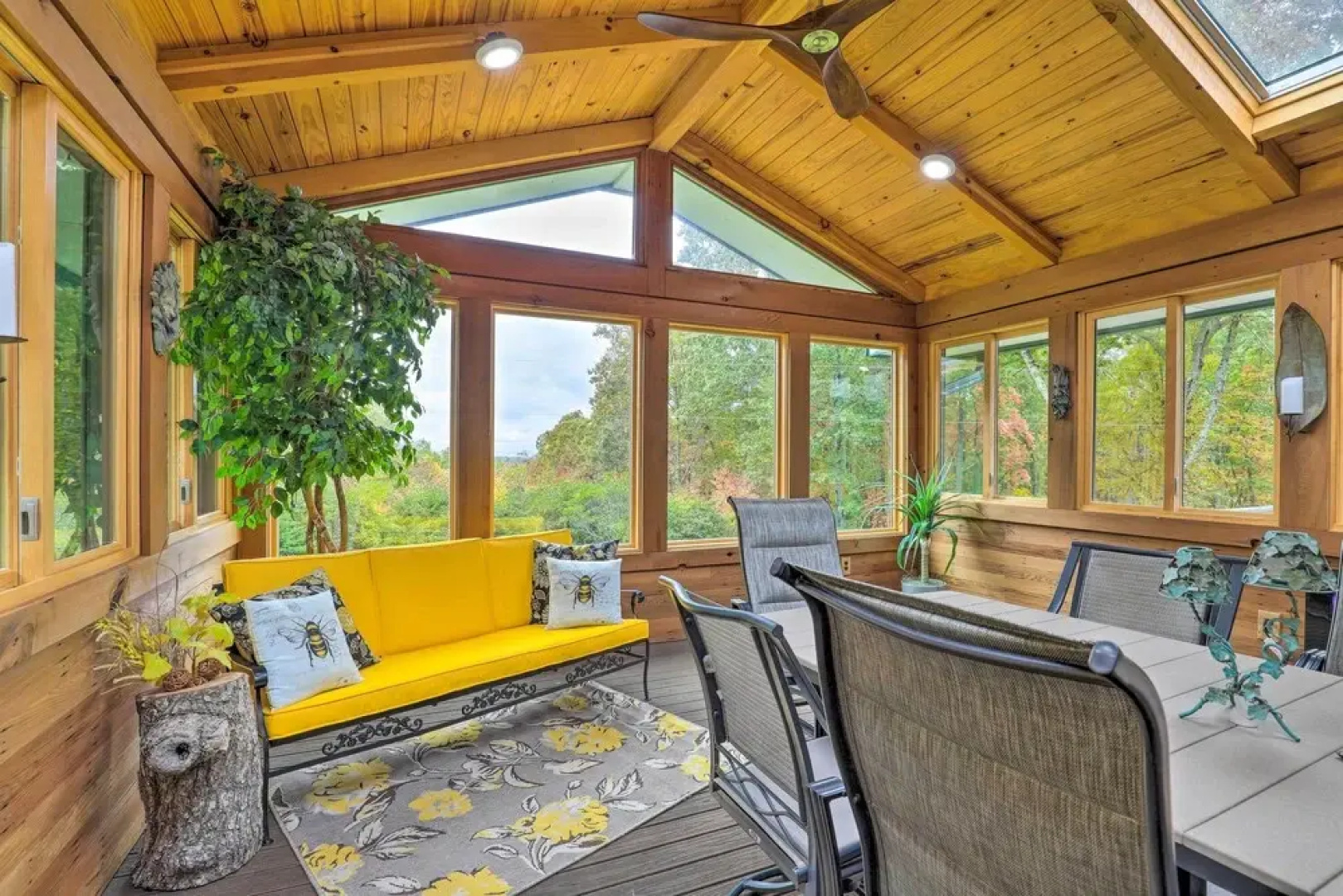 Stunning Fletcher Home: Hot Tub + Fire Pit!