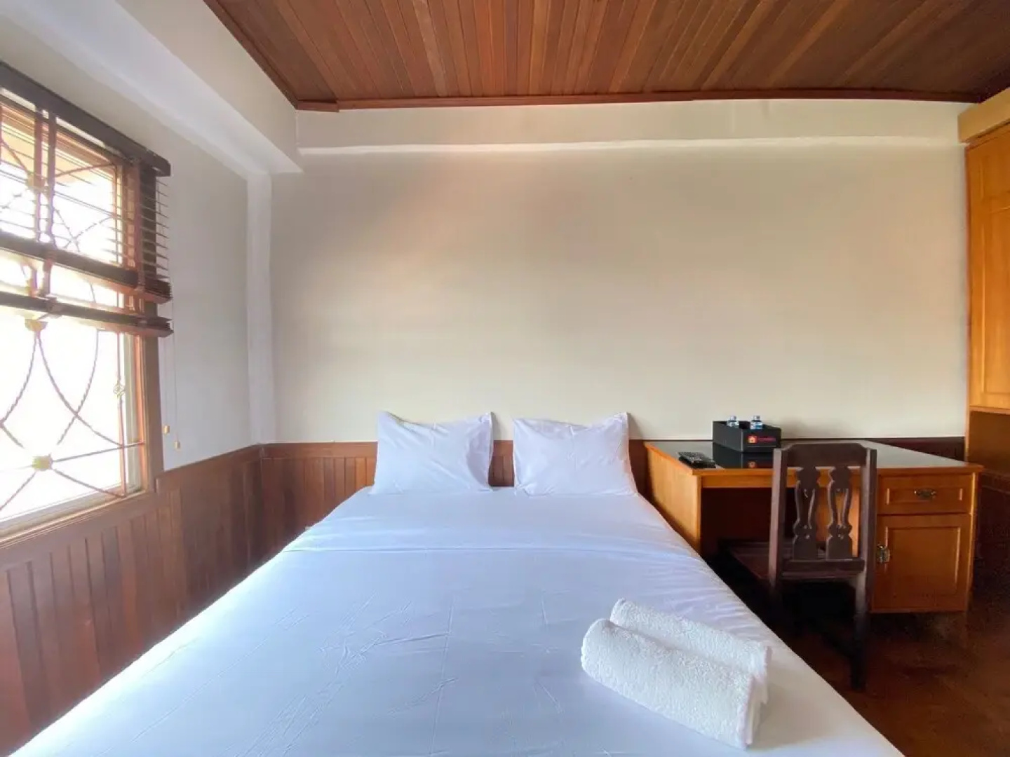 Cozy & Artistic Studio at Pinewood Jatinangor Apartment