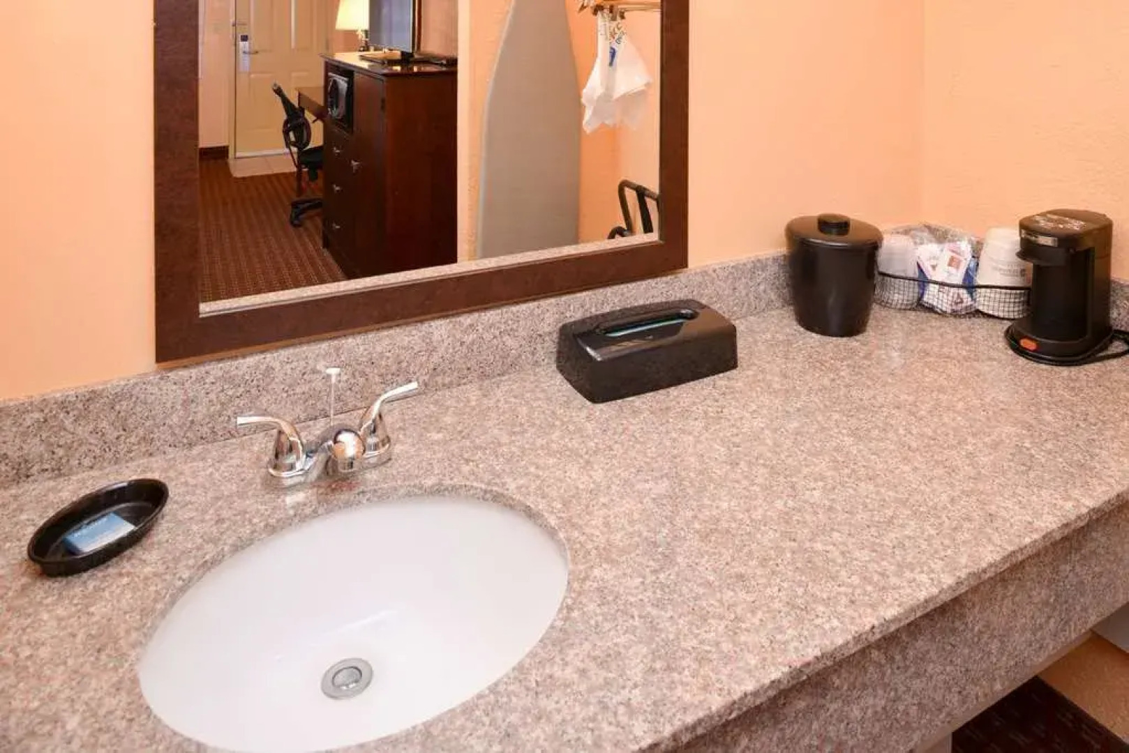 Days Inn By Wyndham Whitmore Lake