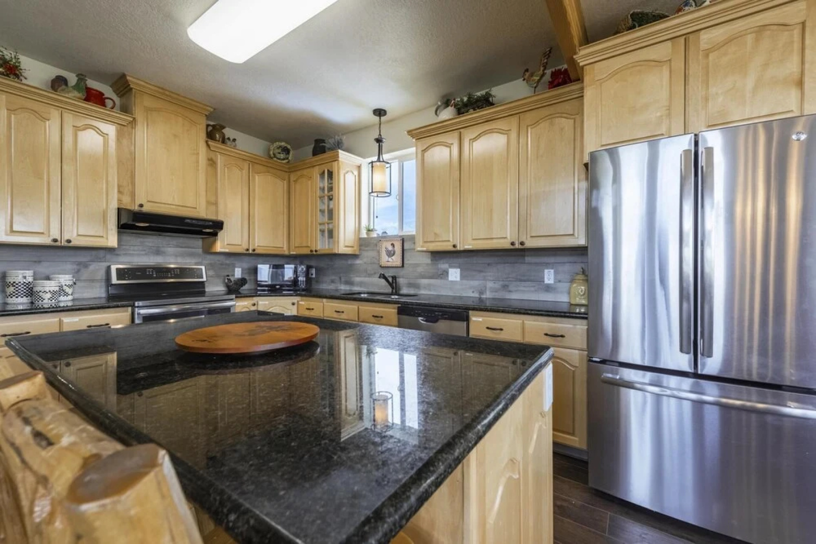 Family FUN Cabin! Sleeps 36, Mountainside w/ Beach Access, and Kid Paradise Yard