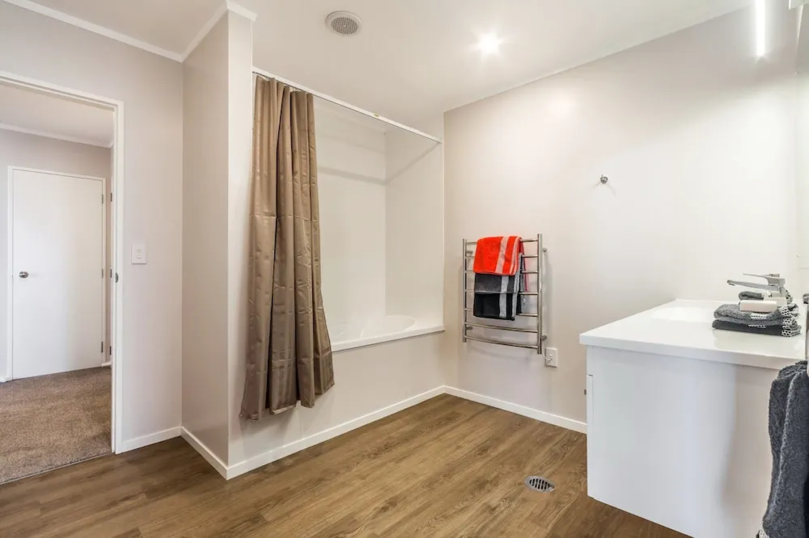Central Manukau Hideaway