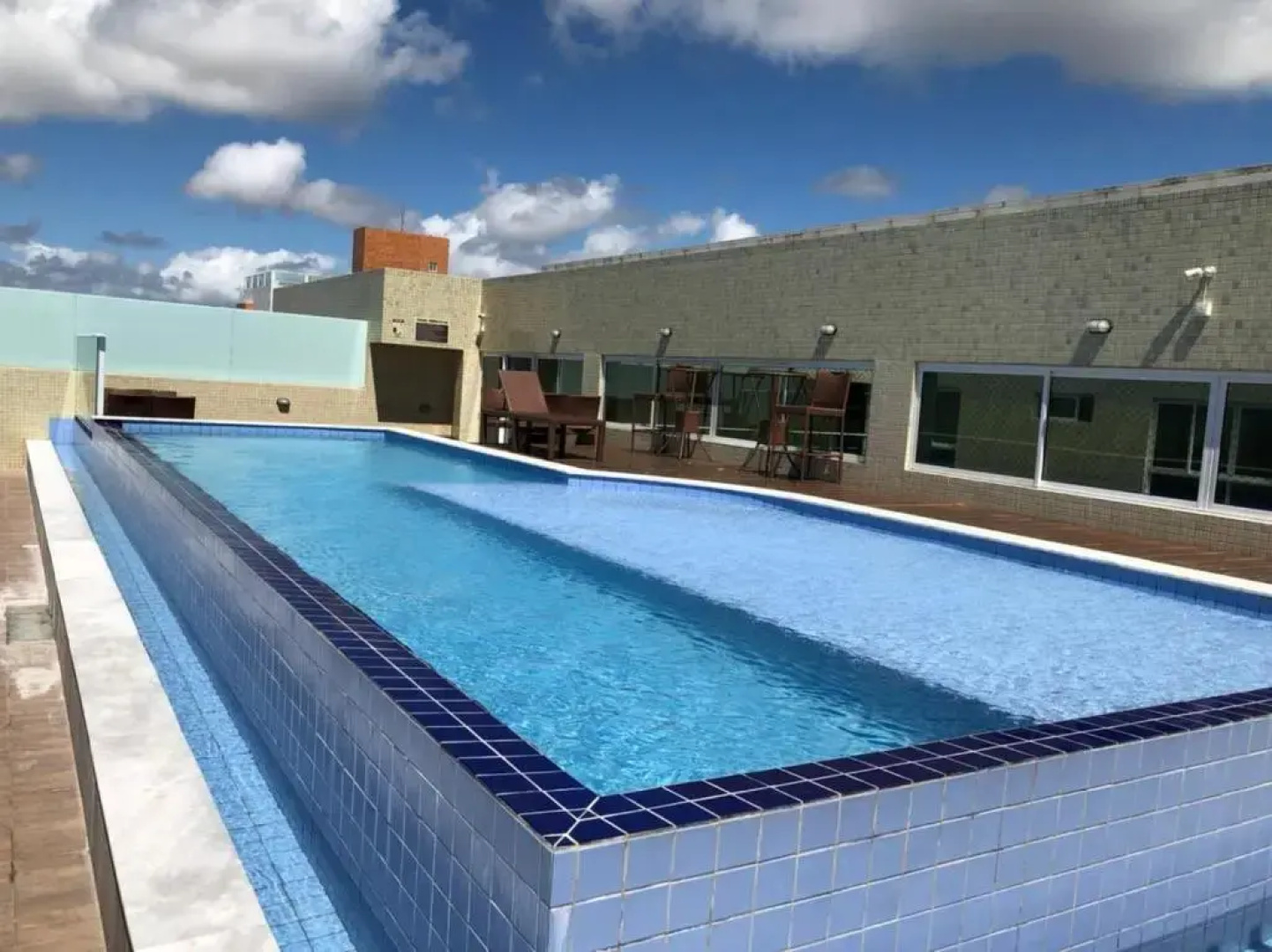 Mar Bello Plaza com TV 50p e Netflix