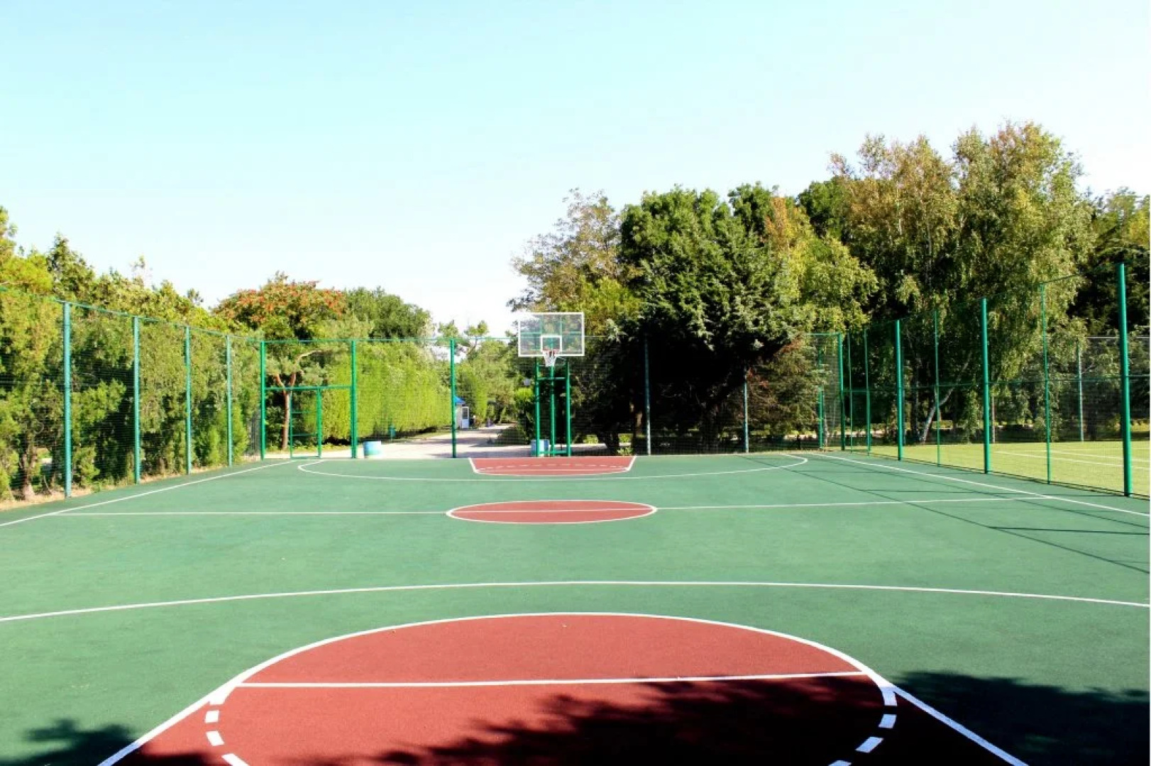 Luchezarnyj (Nikolaevka)