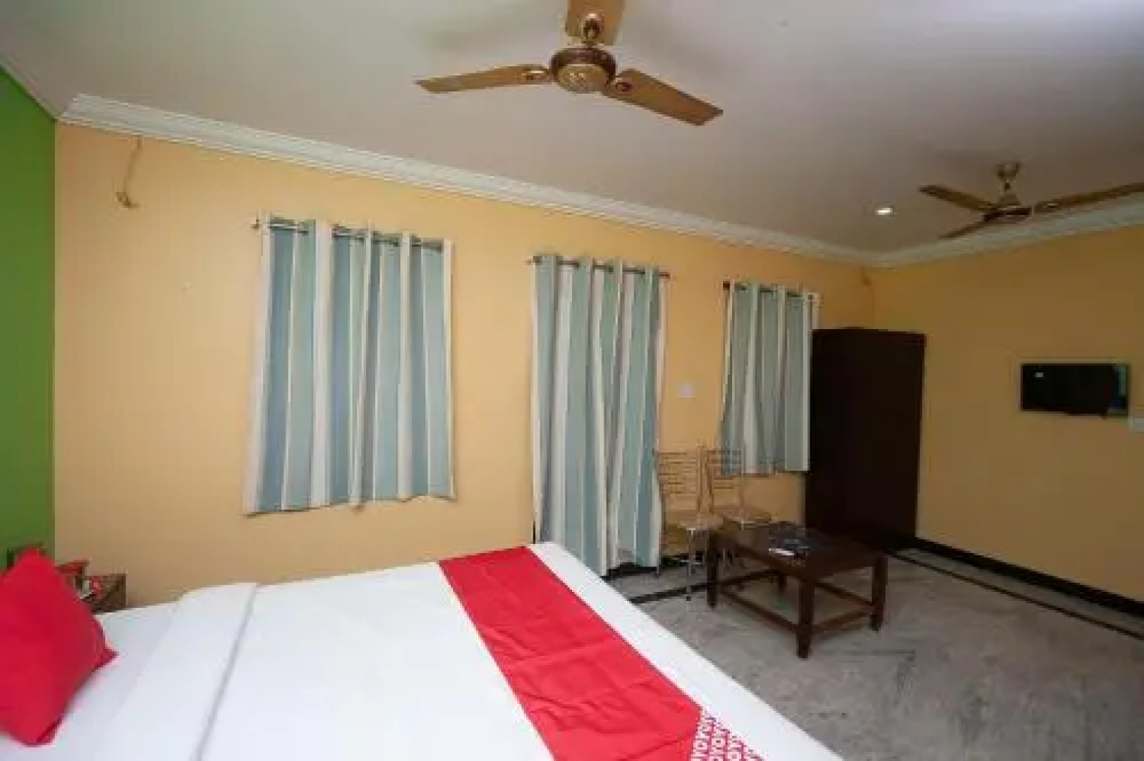 OYO 26746 Sruthi Residency