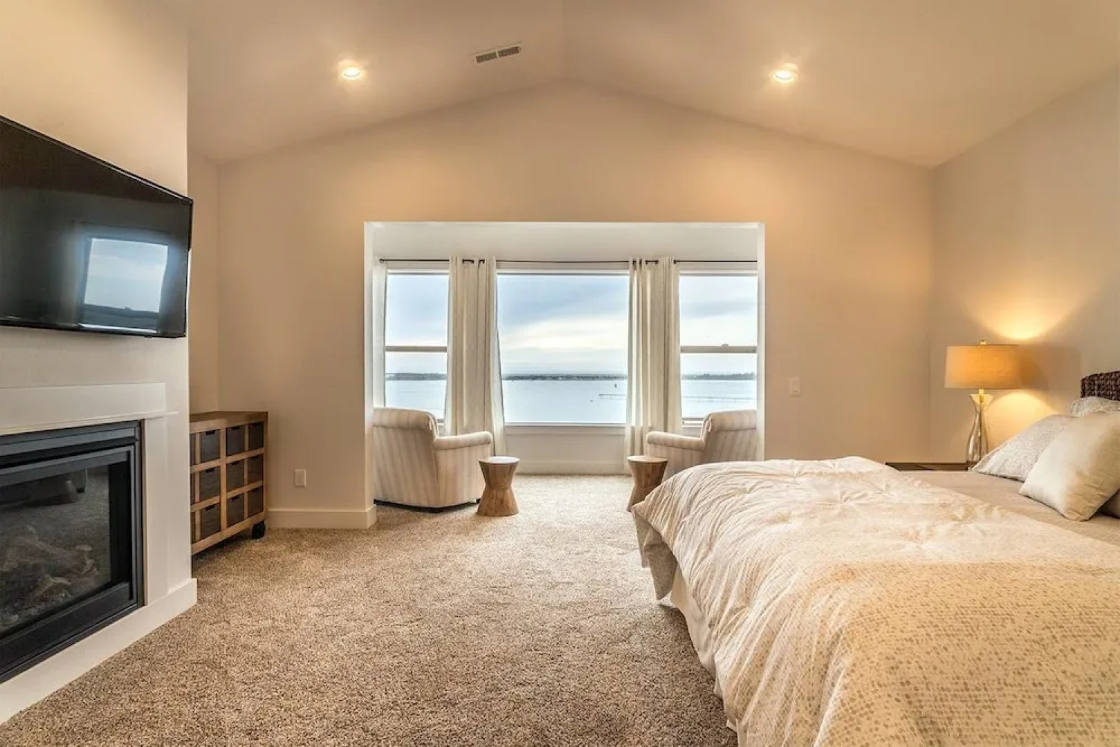 Seagate: Starboard~coos Bay~premiere Property