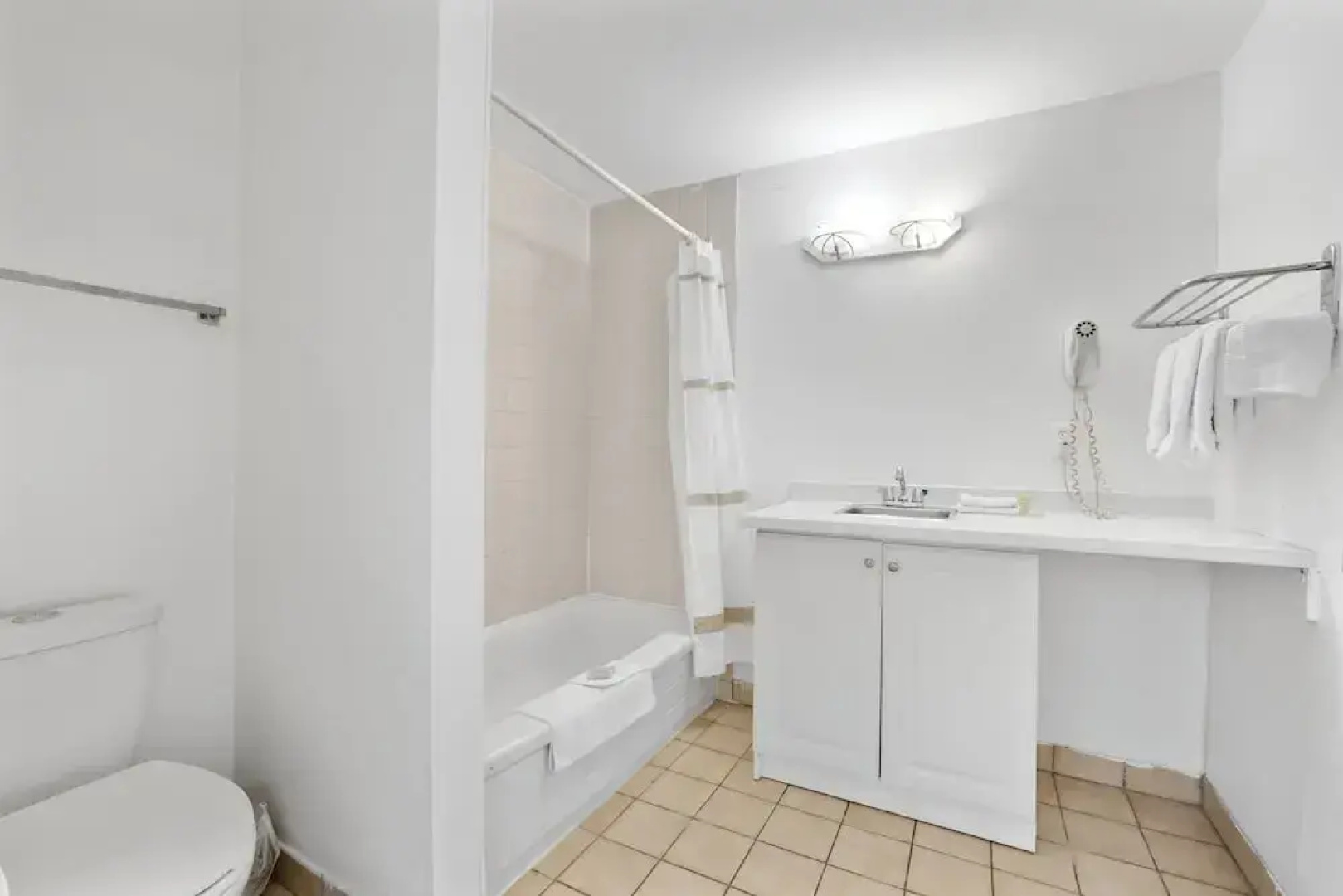 Royal Inn and Suites at Guelph