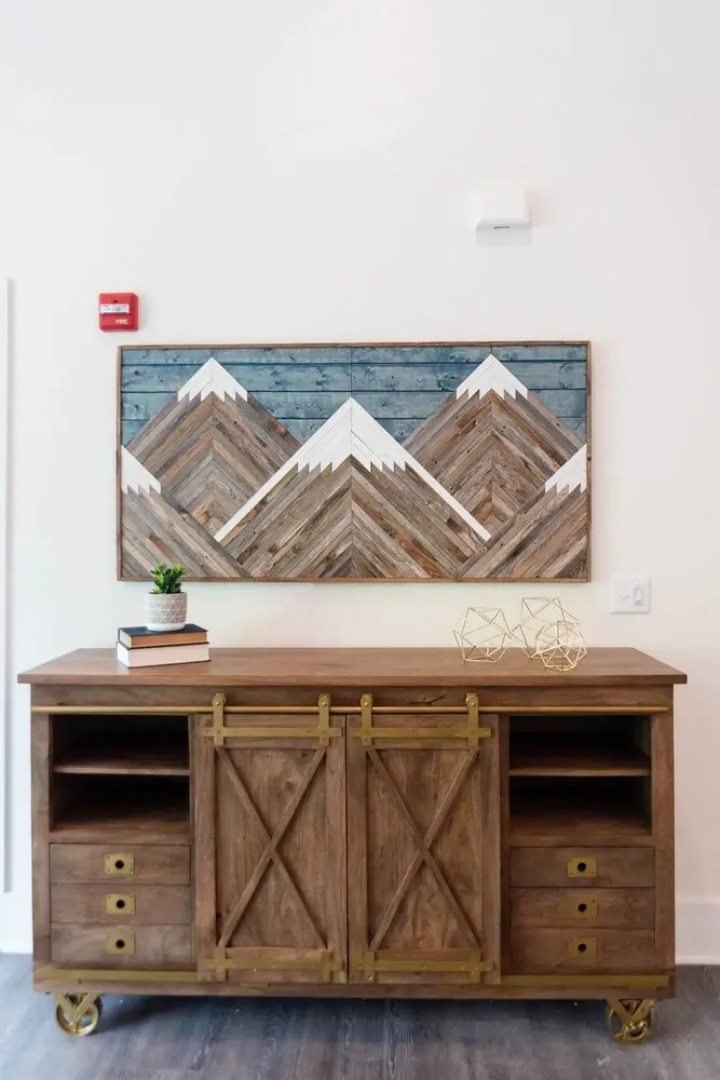 Cardinal at Main and Pine