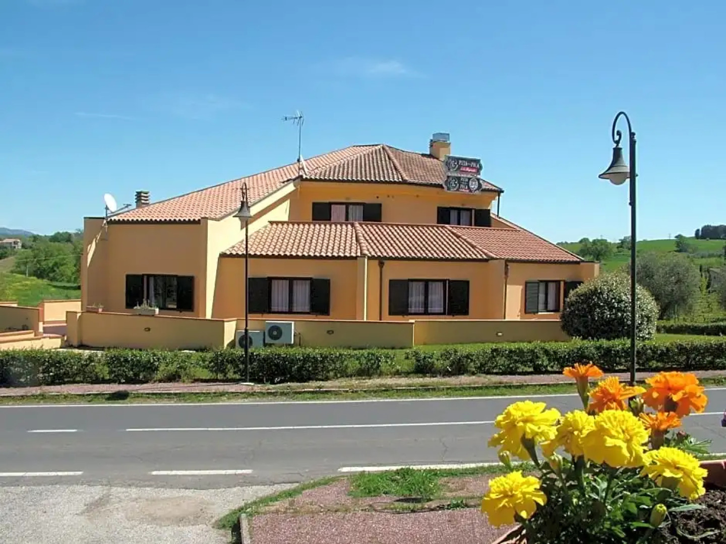 Mastro Titta Pizza Eat & Sleep