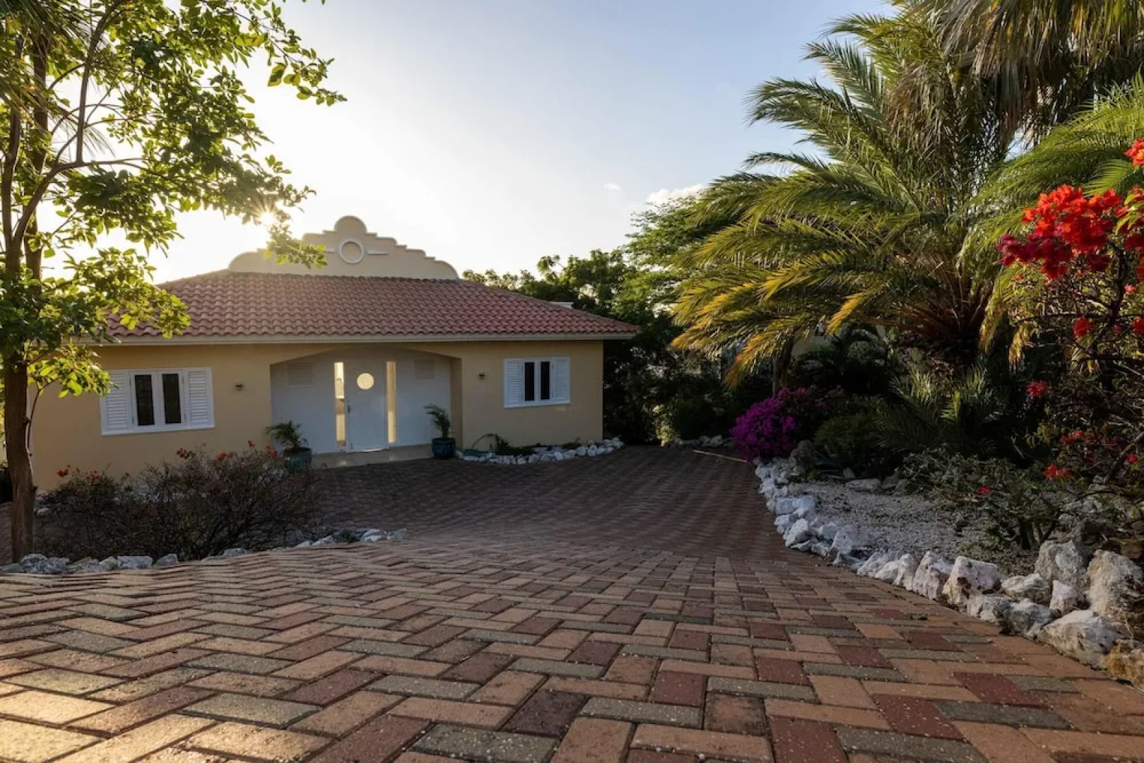 Spacious Bright Villa - Spectacular Ocean Views Private Pool