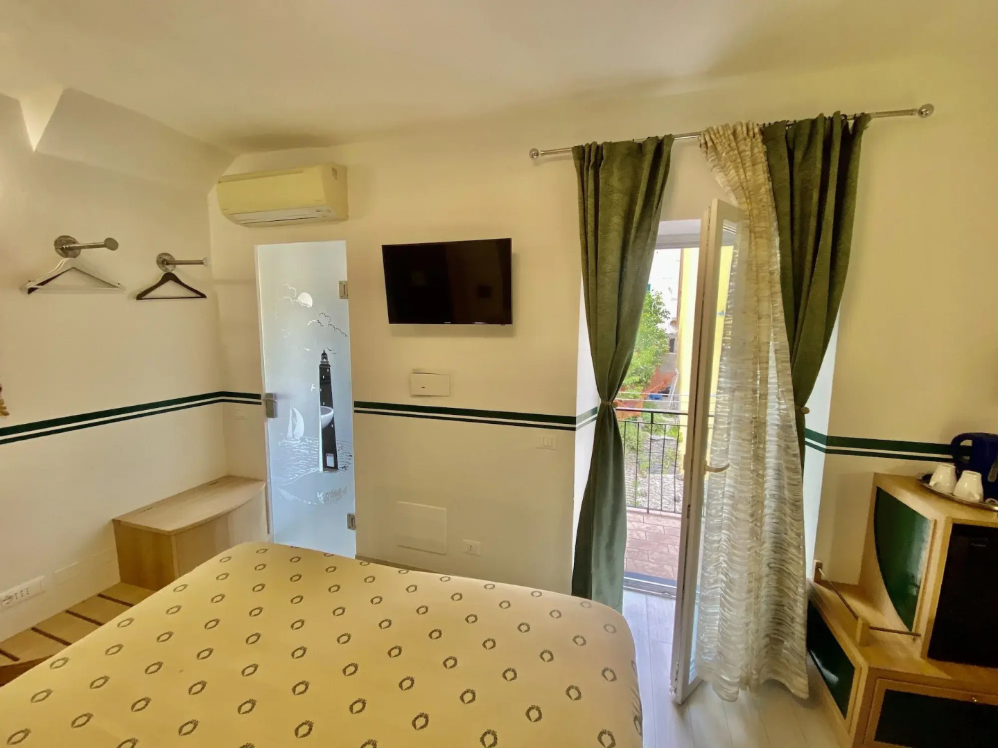 Giovanni Rooms Manarola