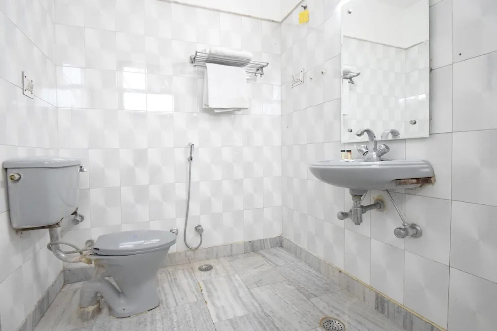 Oyo 13326 Gupta Palace