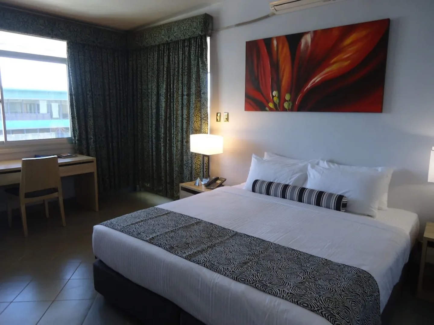 Bird of Paradise Hotel