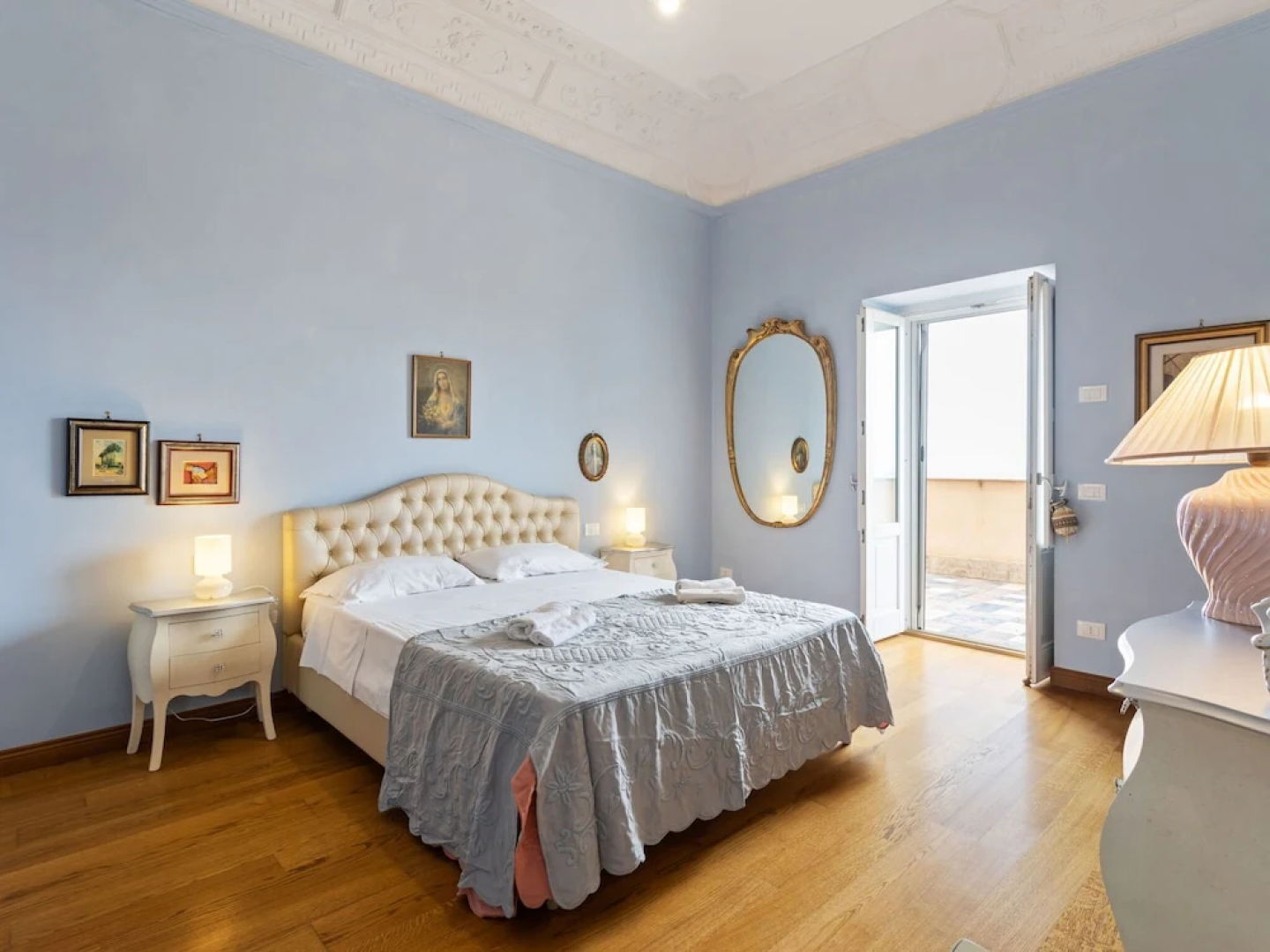Enticing Holiday Home in Portella di Mare Near Sea Beach
