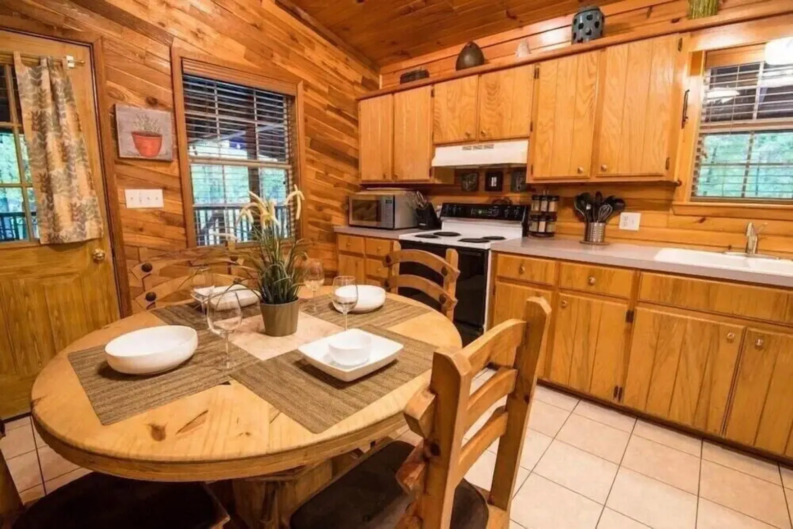 Woodland Hideaway & Cottage - 3 Br Cabin