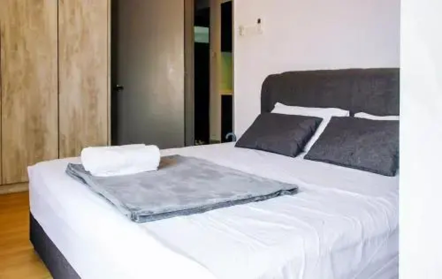 8Pax 2 BATHROOM NEAR SUMWAY PYRAMID