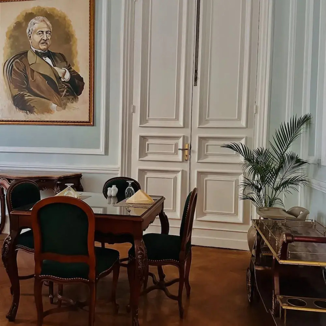 Maison Maxim De Lesseps