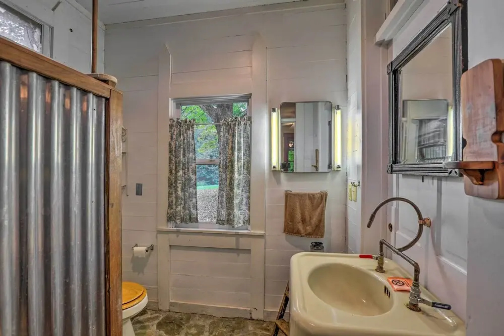 Rustic Cabin in the Woods: 2-acre Fishing Pond!