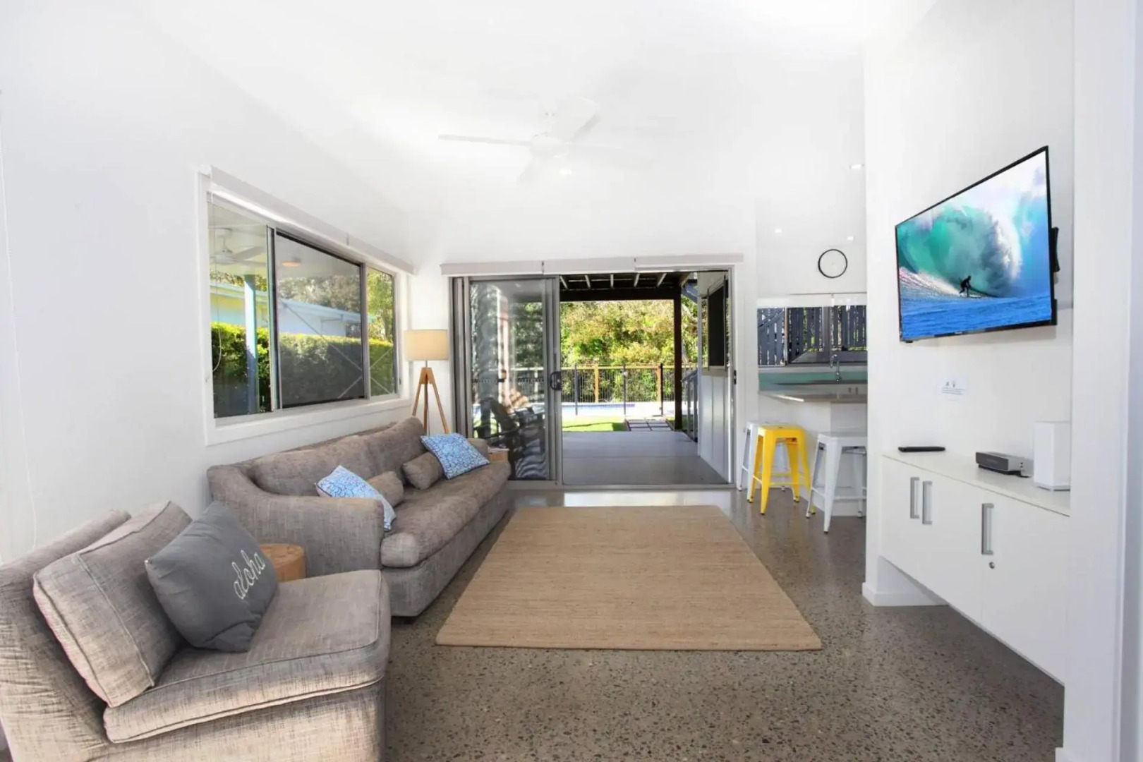 15 Wave Crescent Mount Coolum - Pet Friendly, WIFI, Foxtel, Linen Included