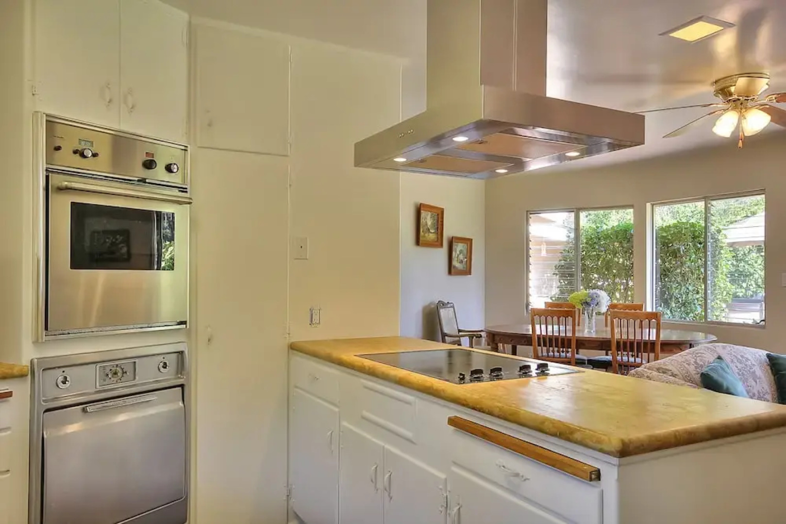 3BR 2BA Classic Montecito House Minutes to Butterfly Beach by RedAwnin